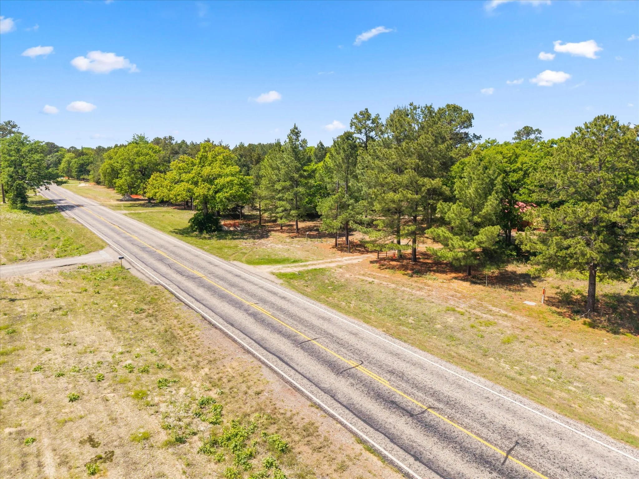 Single Family Residence For Sale in Wood County , 3983 E. Hwy 154, Quitman, Texas 75783, 2 Bedroom, 2 Bathroom, Garage spaces, 990 Sqft, built in 2012, mls#21242706, Real Estate Agent in Quitman, Homes For Sale in Wood county, Homes For Sale in Quitman, Realtor in Quitman Texas, Real Estate Brokerage Independent Realty Texas, Luminita Cordes Realtor