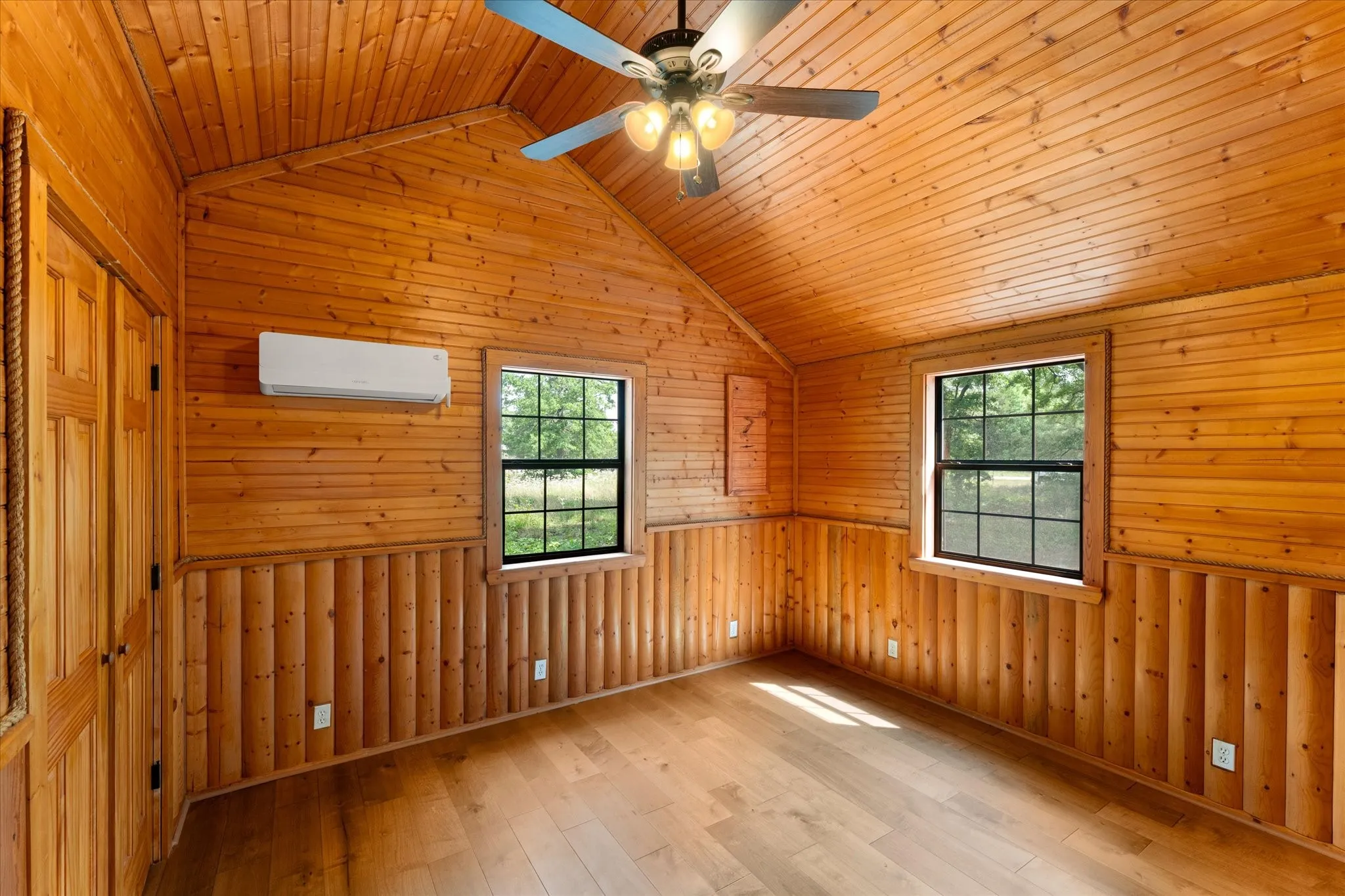 Single Family Residence For Sale in Wood County , 3983 E. Hwy 154, Quitman, Texas 75783, 2 Bedroom, 2 Bathroom, Garage spaces, 990 Sqft, built in 2012, mls#21242706, Real Estate Agent in Quitman, Homes For Sale in Wood county, Homes For Sale in Quitman, Realtor in Quitman Texas, Real Estate Brokerage Independent Realty Texas, Luminita Cordes Realtor