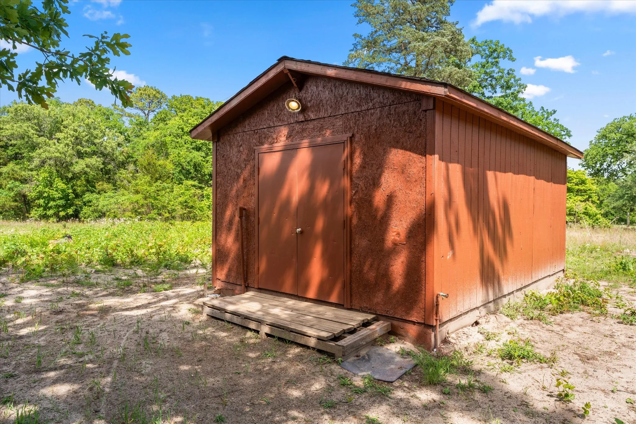 Single Family Residence For Sale in Wood County , 3983 E. Hwy 154, Quitman, Texas 75783, 2 Bedroom, 2 Bathroom, Garage spaces, 990 Sqft, built in 2012, mls#21242706, Real Estate Agent in Quitman, Homes For Sale in Wood county, Homes For Sale in Quitman, Realtor in Quitman Texas, Real Estate Brokerage Independent Realty Texas, Luminita Cordes Realtor