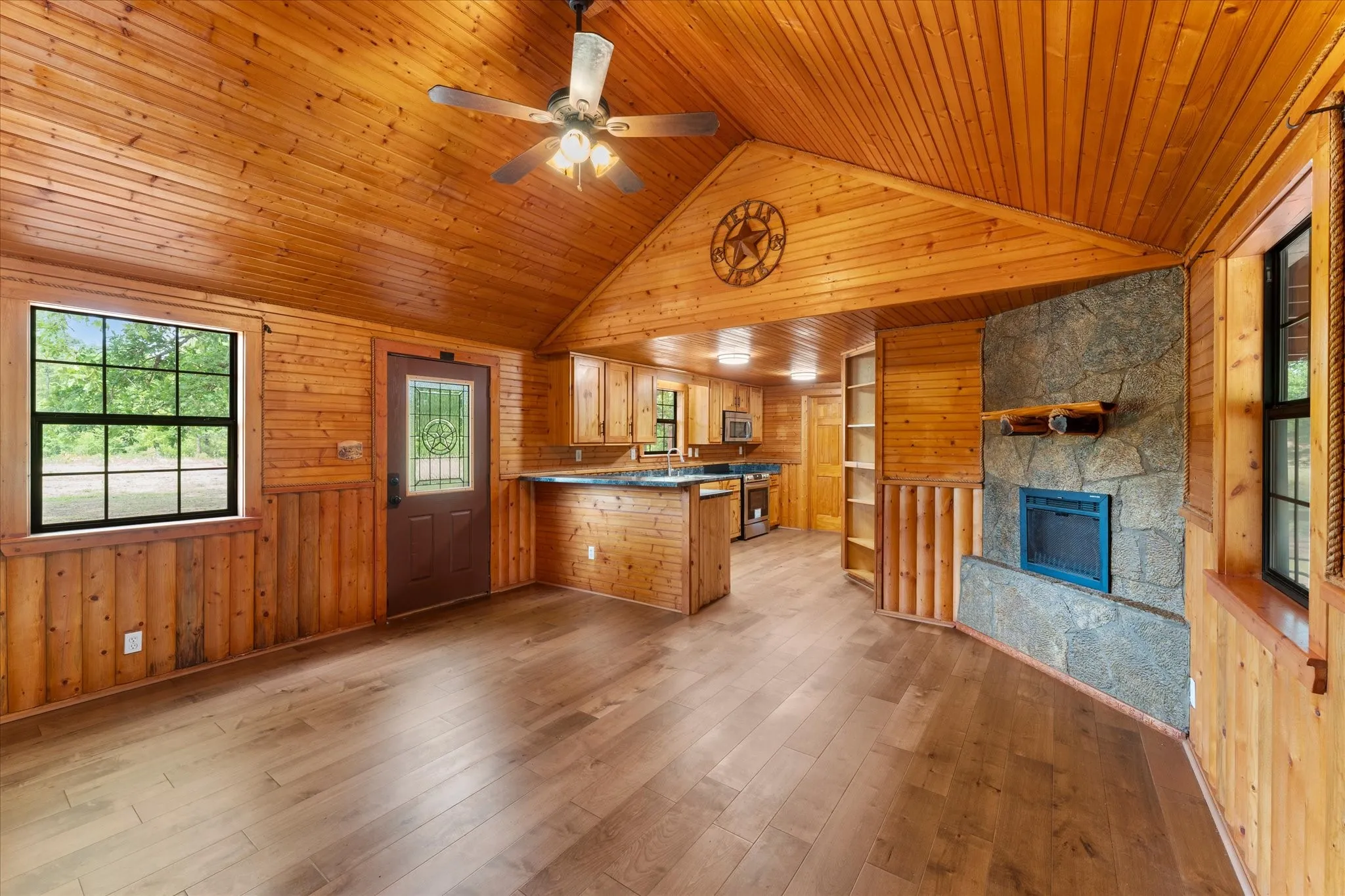 Single Family Residence For Sale in Wood County , 3983 E. Hwy 154, Quitman, Texas 75783, 2 Bedroom, 2 Bathroom, Garage spaces, 990 Sqft, built in 2012, mls#21242706, Real Estate Agent in Quitman, Homes For Sale in Wood county, Homes For Sale in Quitman, Realtor in Quitman Texas, Real Estate Brokerage Independent Realty Texas, Luminita Cordes Realtor