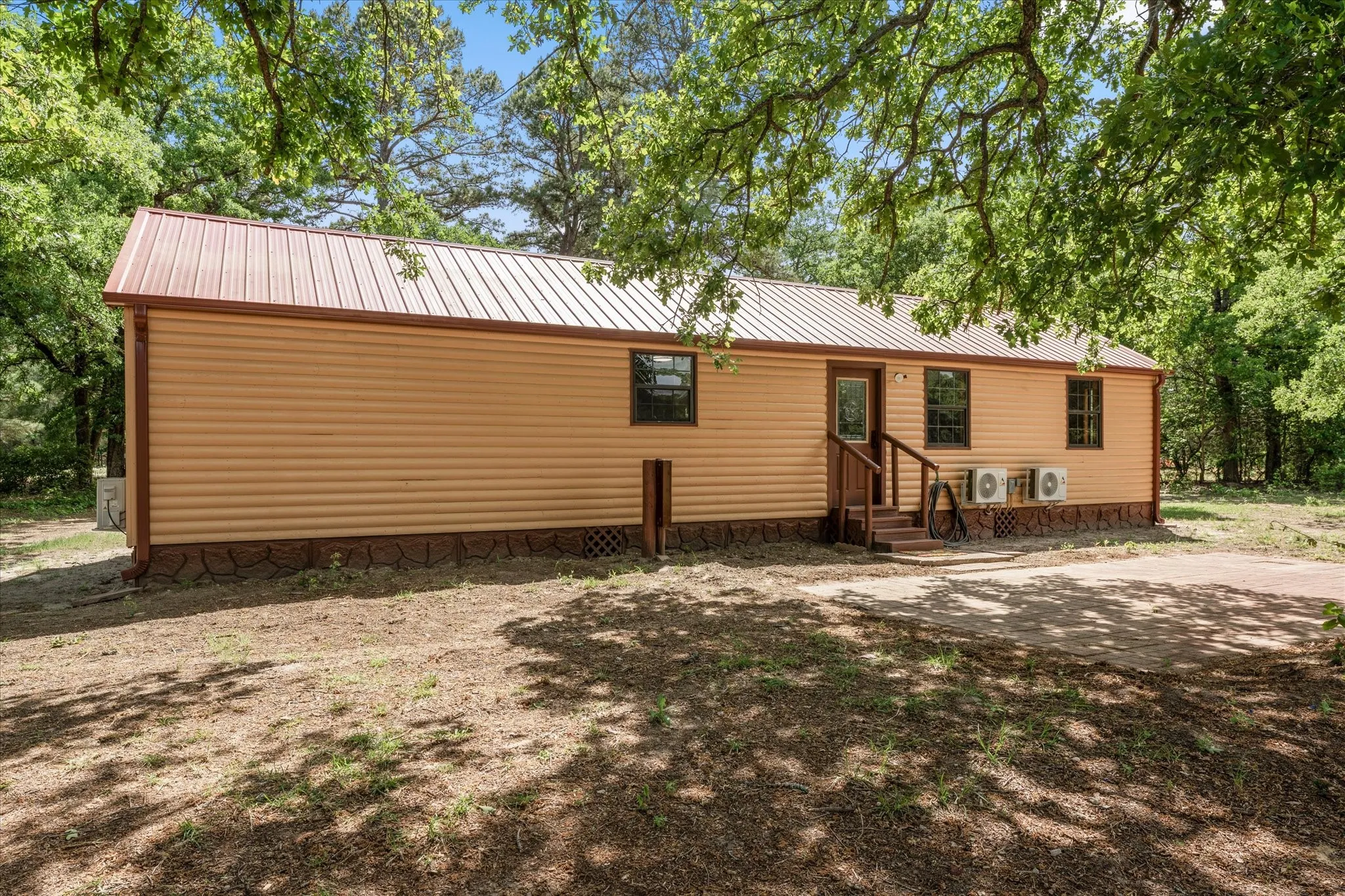 Single Family Residence For Sale in Wood County , 3983 E. Hwy 154, Quitman, Texas 75783, 2 Bedroom, 2 Bathroom, Garage spaces, 990 Sqft, built in 2012, mls#21242706, Real Estate Agent in Quitman, Homes For Sale in Wood county, Homes For Sale in Quitman, Realtor in Quitman Texas, Real Estate Brokerage Independent Realty Texas, Luminita Cordes Realtor