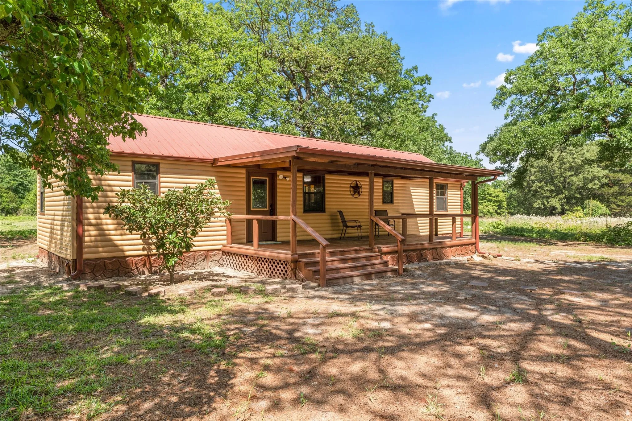 Single Family Residence For Sale in Wood County , 3983 E. Hwy 154, Quitman, Texas 75783, 2 Bedroom, 2 Bathroom, Garage spaces, 990 Sqft, built in 2012, mls#21242706, Real Estate Agent in Quitman, Homes For Sale in Wood county, Homes For Sale in Quitman, Realtor in Quitman Texas, Real Estate Brokerage Independent Realty Texas, Luminita Cordes Realtor