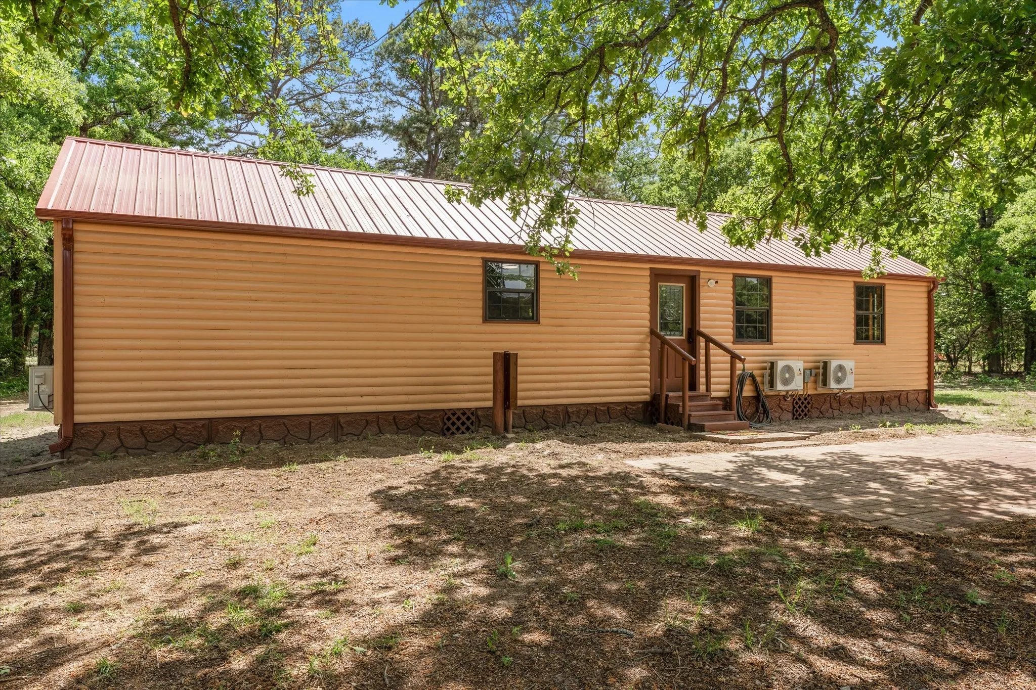 Single Family Residence For Sale in Wood County , 3983 E. Hwy 154, Quitman, Texas 75783, 2 Bedroom, 2 Bathroom, Garage spaces, 990 Sqft, built in 2012, mls#21242706, Real Estate Agent in Quitman, Homes For Sale in Wood county, Homes For Sale in Quitman, Realtor in Quitman Texas, Real Estate Brokerage Independent Realty Texas, Luminita Cordes Realtor