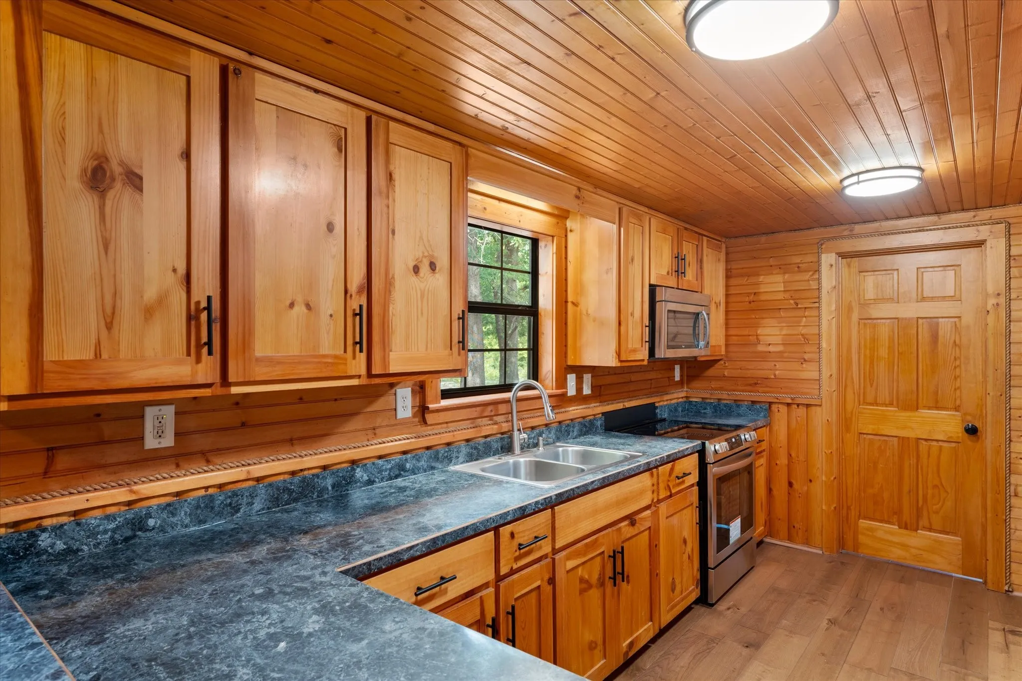 Single Family Residence For Sale in Wood County , 3983 E. Hwy 154, Quitman, Texas 75783, 2 Bedroom, 2 Bathroom, Garage spaces, 990 Sqft, built in 2012, mls#21242706, Real Estate Agent in Quitman, Homes For Sale in Wood county, Homes For Sale in Quitman, Realtor in Quitman Texas, Real Estate Brokerage Independent Realty Texas, Luminita Cordes Realtor