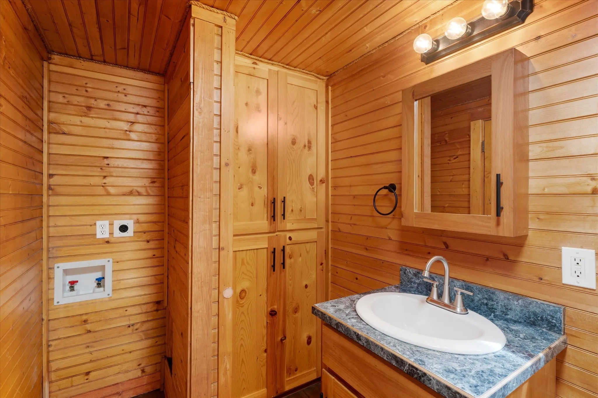 Single Family Residence For Sale in Wood County , 3983 E. Hwy 154, Quitman, Texas 75783, 2 Bedroom, 2 Bathroom, Garage spaces, 990 Sqft, built in 2012, mls#21242706, Real Estate Agent in Quitman, Homes For Sale in Wood county, Homes For Sale in Quitman, Realtor in Quitman Texas, Real Estate Brokerage Independent Realty Texas, Luminita Cordes Realtor