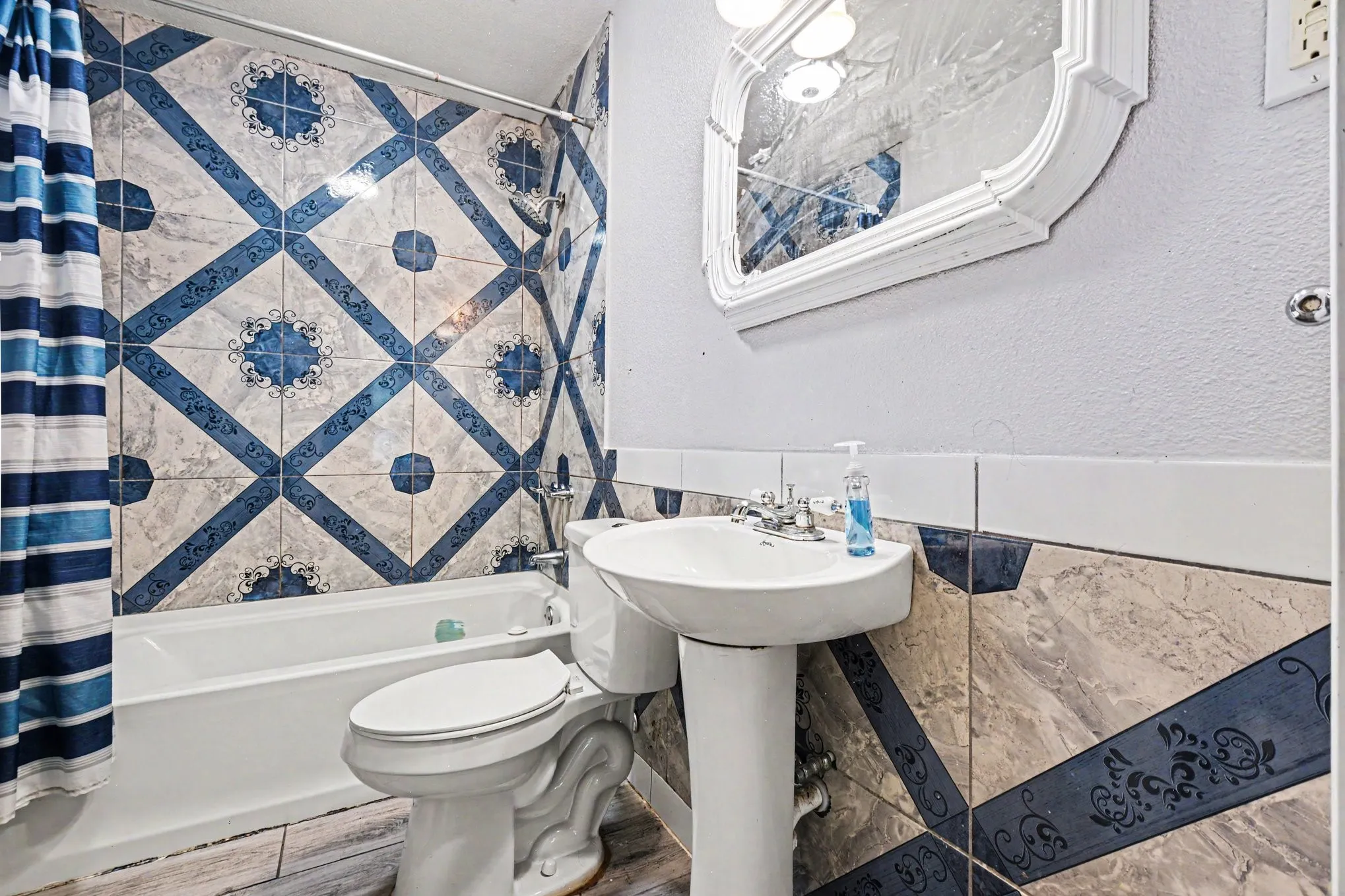 Single Family Residence For Sale in Dallas County , 1001 Hillburn Drive, Dallas, Texas 75217, 4 Bedrooms, 2 Bathrooms, Garage spaces, 1,893 Sqft, built in 1947, Price $225,000, mls#21261453, Real Estate Agent in Dallas, Homes For Sale in Dallas county, Homes For Sale in Dallas, Realtor in Dallas Texas, Real Estate Brokerage Independent Realty Texas, Luminita Cordes Realtor