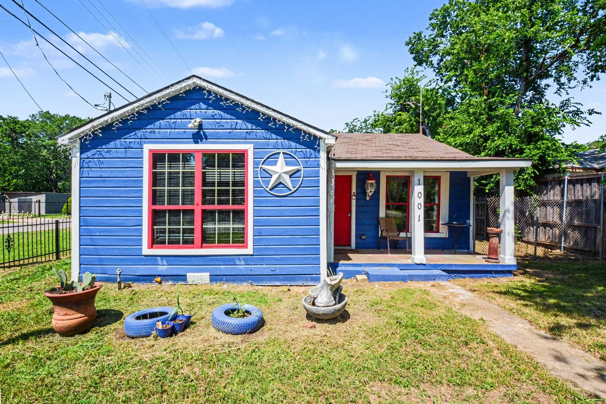 Single Family Residence For Sale in Dallas County , 1001 Hillburn Drive, Dallas, Texas 75217, 4 Bedrooms, 2 Bathrooms, Garage spaces, 1,893 Sqft, built in 1947, Price $225,000, mls#21261453, Real Estate Agent in Dallas, Homes For Sale in Dallas county, Homes For Sale in Dallas, Realtor in Dallas Texas, Real Estate Brokerage Independent Realty Texas, Luminita Cordes Realtor