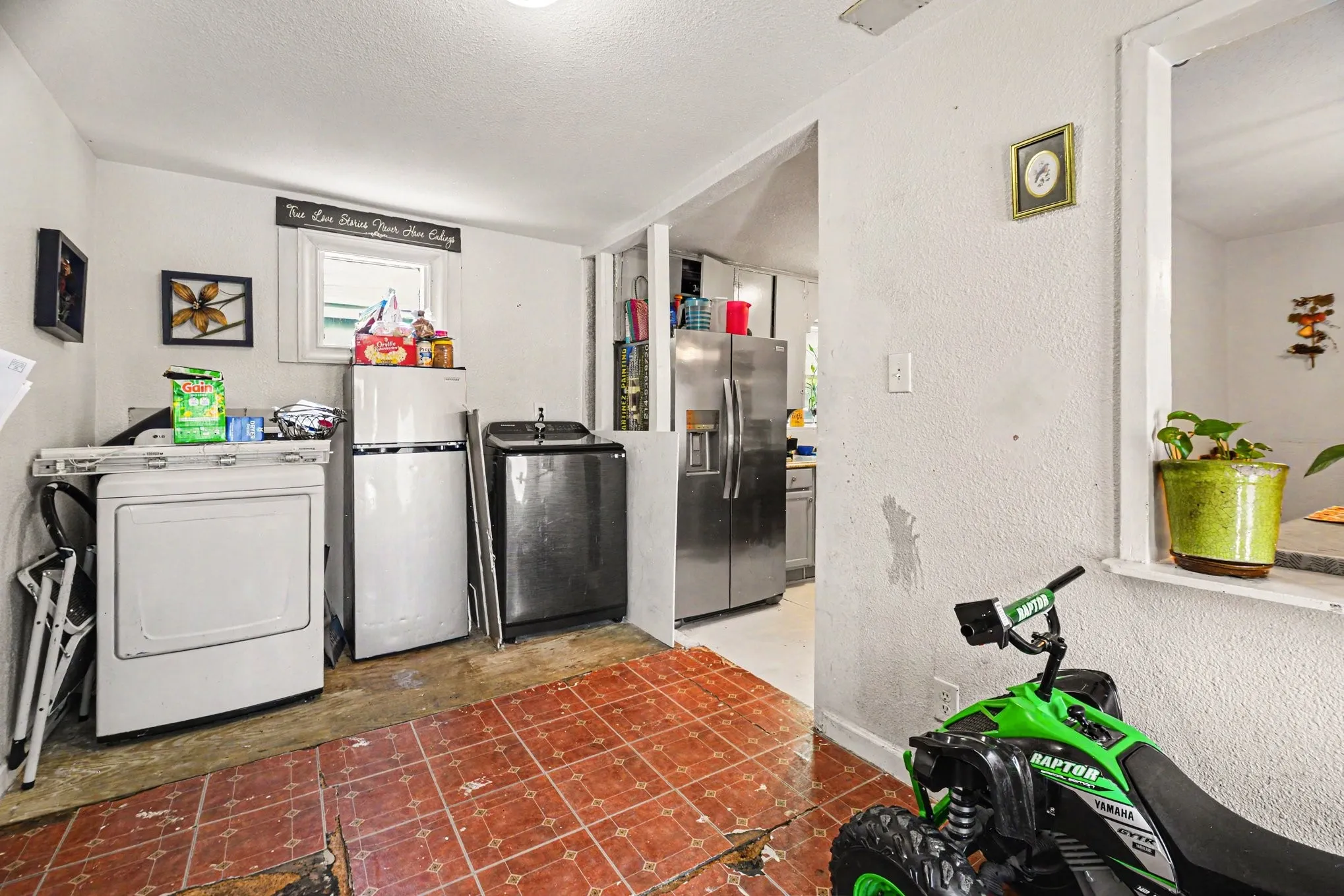 Single Family Residence For Sale in Dallas County , 1001 Hillburn Drive, Dallas, Texas 75217, 4 Bedrooms, 2 Bathrooms, Garage spaces, 1,893 Sqft, built in 1947, Price $225,000, mls#21261453, Real Estate Agent in Dallas, Homes For Sale in Dallas county, Homes For Sale in Dallas, Realtor in Dallas Texas, Real Estate Brokerage Independent Realty Texas, Luminita Cordes Realtor