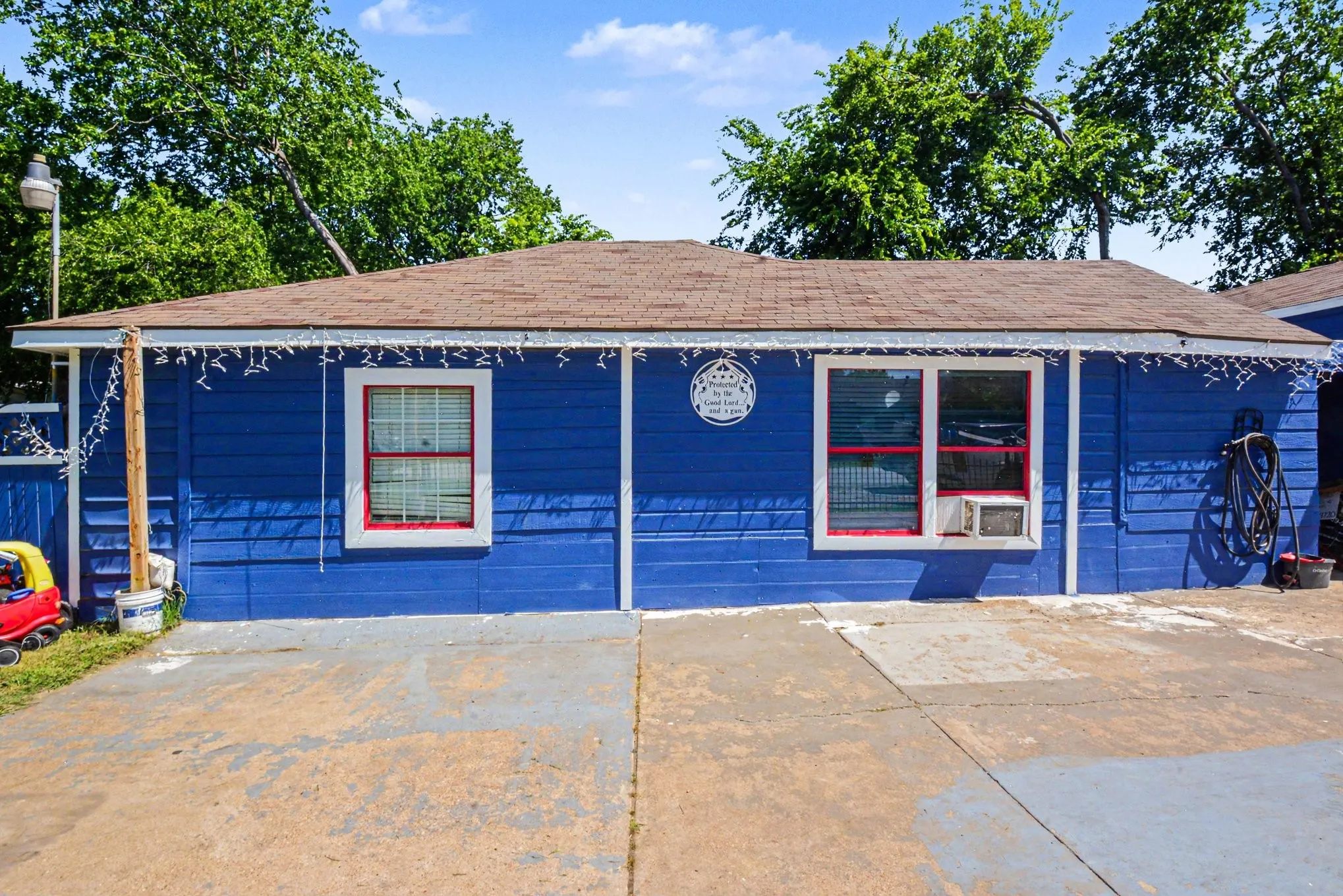 Single Family Residence For Sale in Dallas County , 1001 Hillburn Drive, Dallas, Texas 75217, 4 Bedrooms, 2 Bathrooms, Garage spaces, 1,893 Sqft, built in 1947, Price $225,000, mls#21261453, Real Estate Agent in Dallas, Homes For Sale in Dallas county, Homes For Sale in Dallas, Realtor in Dallas Texas, Real Estate Brokerage Independent Realty Texas, Luminita Cordes Realtor