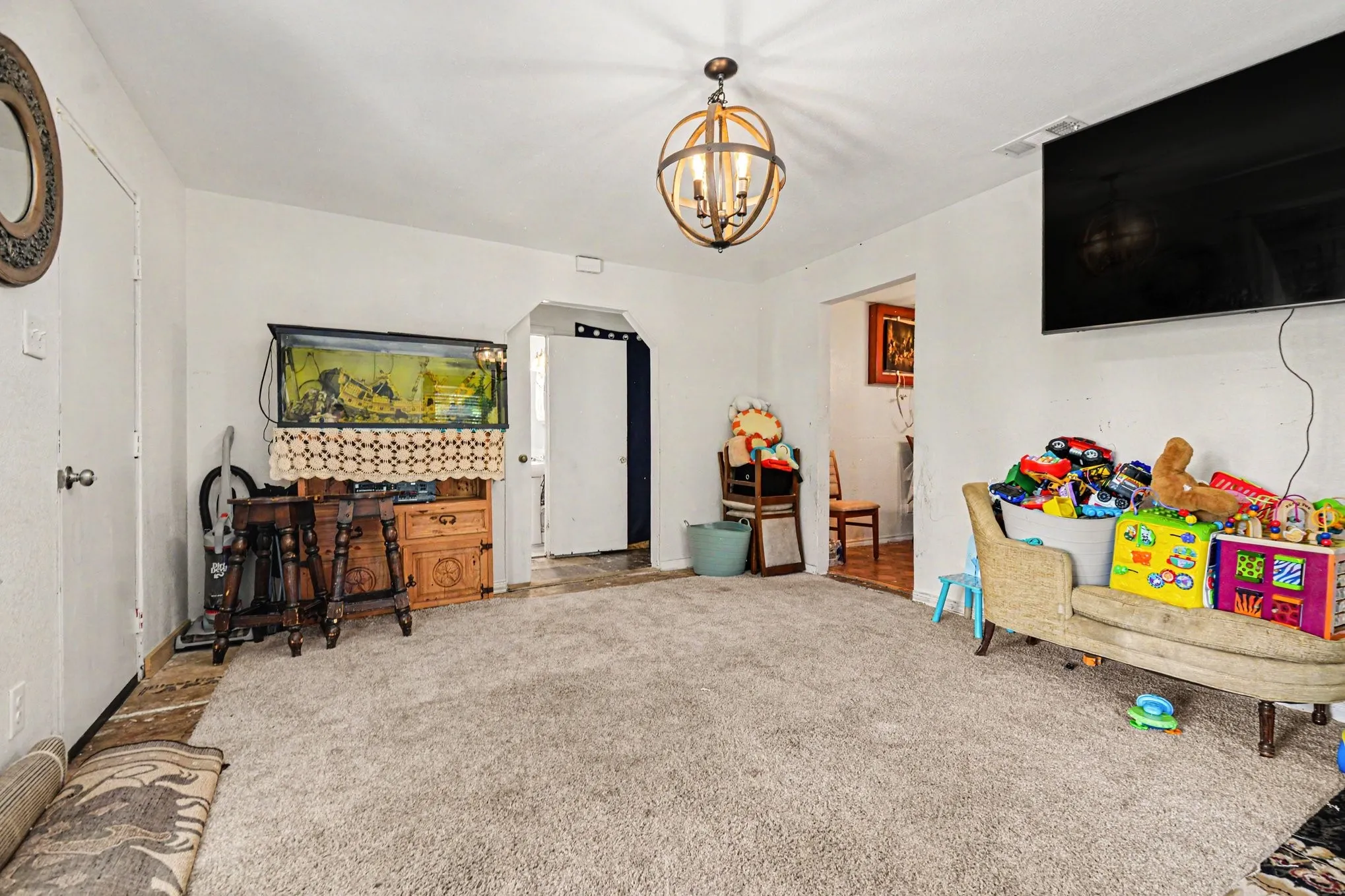 Single Family Residence For Sale in Dallas County , 1001 Hillburn Drive, Dallas, Texas 75217, 4 Bedrooms, 2 Bathrooms, Garage spaces, 1,893 Sqft, built in 1947, Price $225,000, mls#21261453, Real Estate Agent in Dallas, Homes For Sale in Dallas county, Homes For Sale in Dallas, Realtor in Dallas Texas, Real Estate Brokerage Independent Realty Texas, Luminita Cordes Realtor