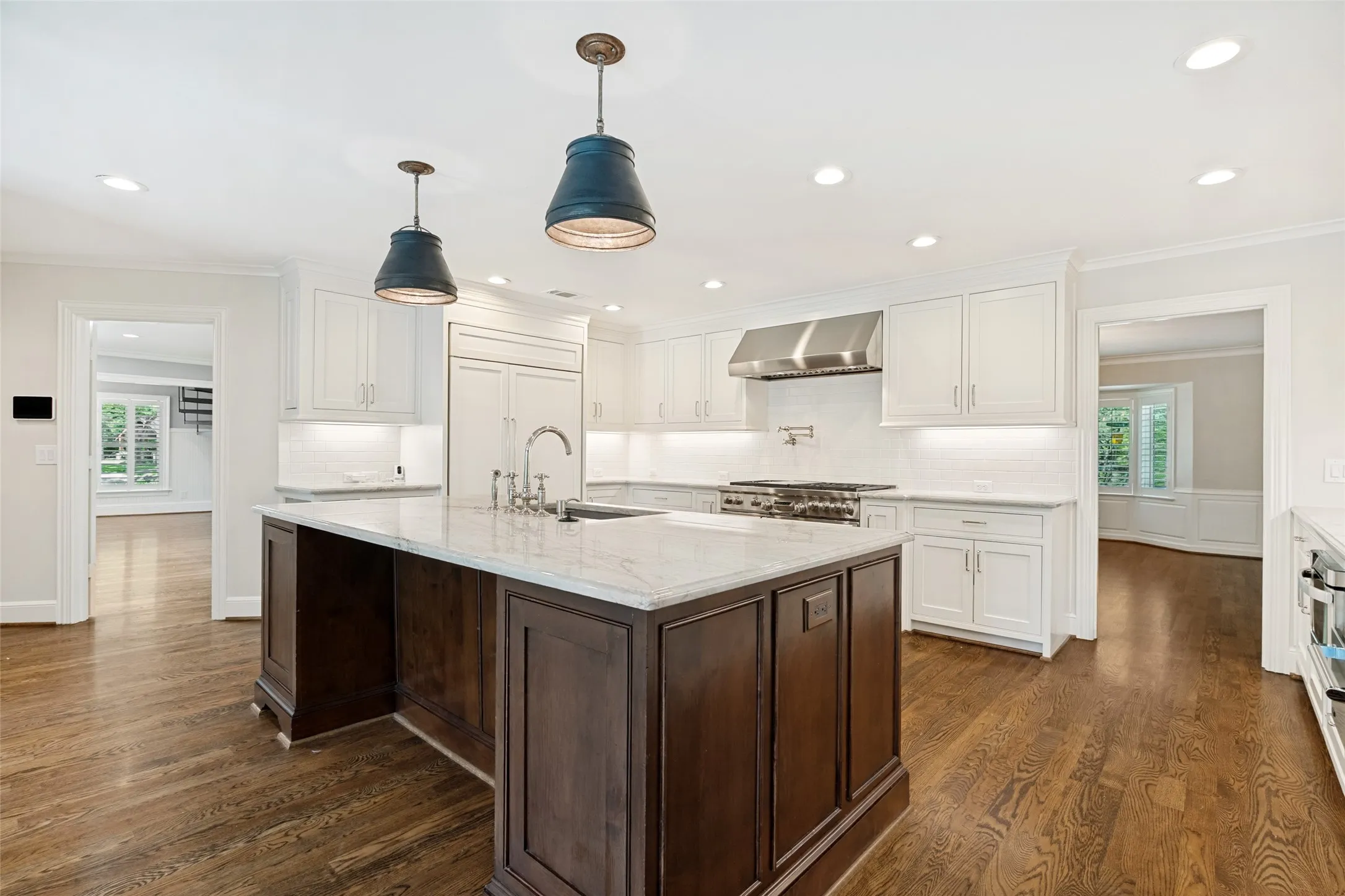 Single Family Residence For Rent in Dallas County , 6544 Valleybrook Drive, Dallas, Texas 75254, 5 Bedroom, 6 Bathroom, 2 Garage spaces, 5,982 Sqft, built in 1972, mls#21261462, Real Estate Agent in Dallas, Homes For Rent in Dallas county, Homes For Rent in Dallas, Realtor in Dallas Texas, Real Estate Brokerage Independent Realty Texas, Luminita Cordes Realtor