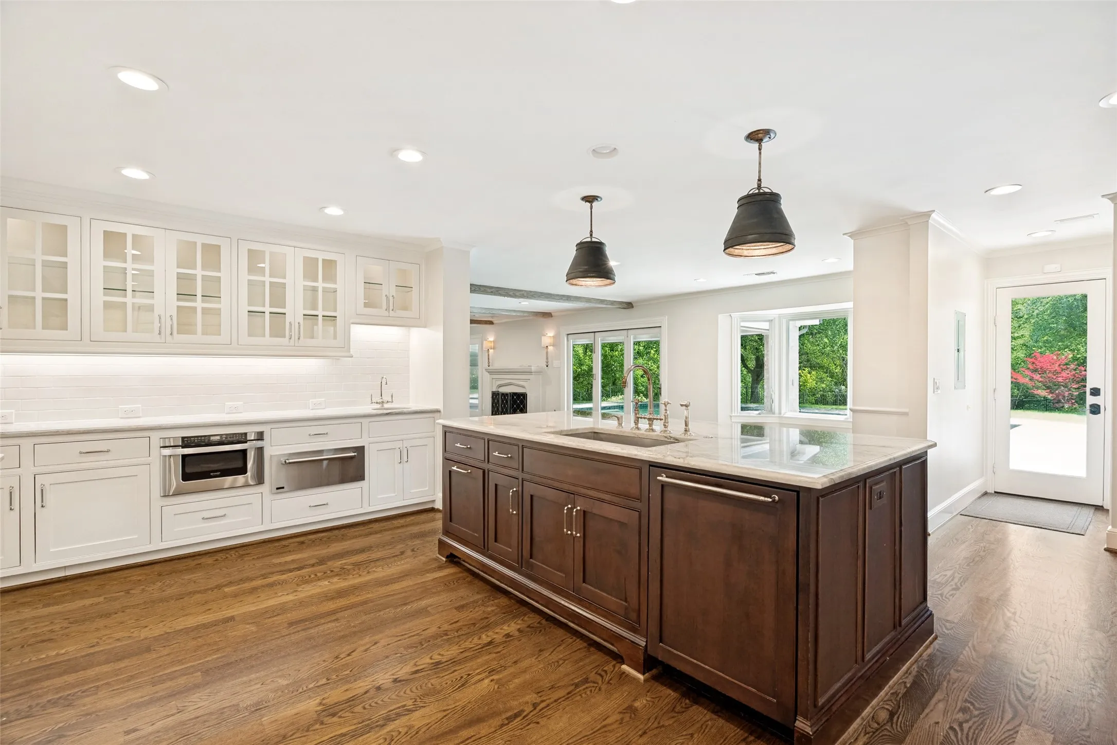 Single Family Residence For Rent in Dallas County , 6544 Valleybrook Drive, Dallas, Texas 75254, 5 Bedroom, 6 Bathroom, 2 Garage spaces, 5,982 Sqft, built in 1972, mls#21261462, Real Estate Agent in Dallas, Homes For Rent in Dallas county, Homes For Rent in Dallas, Realtor in Dallas Texas, Real Estate Brokerage Independent Realty Texas, Luminita Cordes Realtor