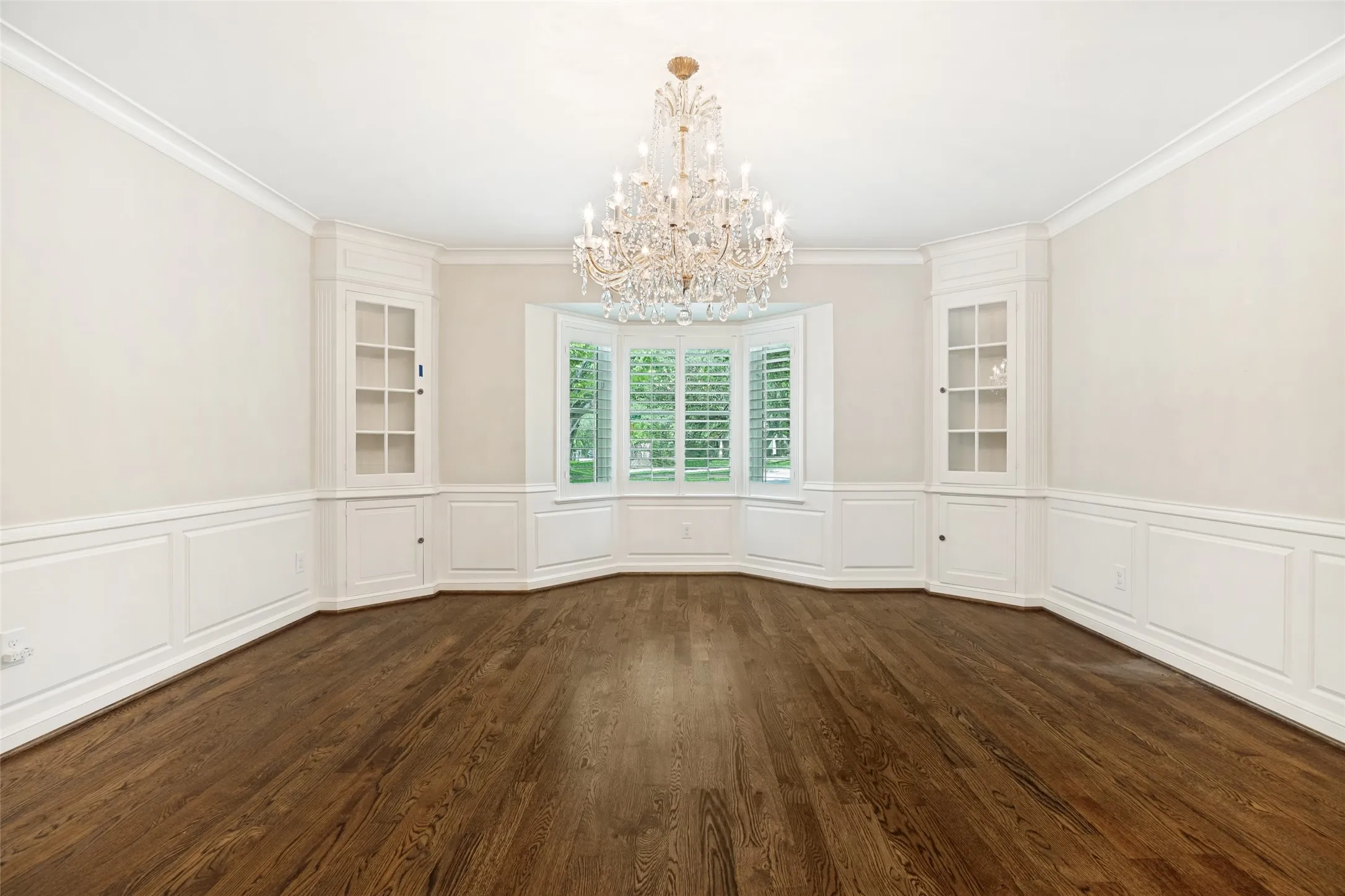 Single Family Residence For Rent in Dallas County , 6544 Valleybrook Drive, Dallas, Texas 75254, 5 Bedroom, 6 Bathroom, 2 Garage spaces, 5,982 Sqft, built in 1972, mls#21261462, Real Estate Agent in Dallas, Homes For Rent in Dallas county, Homes For Rent in Dallas, Realtor in Dallas Texas, Real Estate Brokerage Independent Realty Texas, Luminita Cordes Realtor