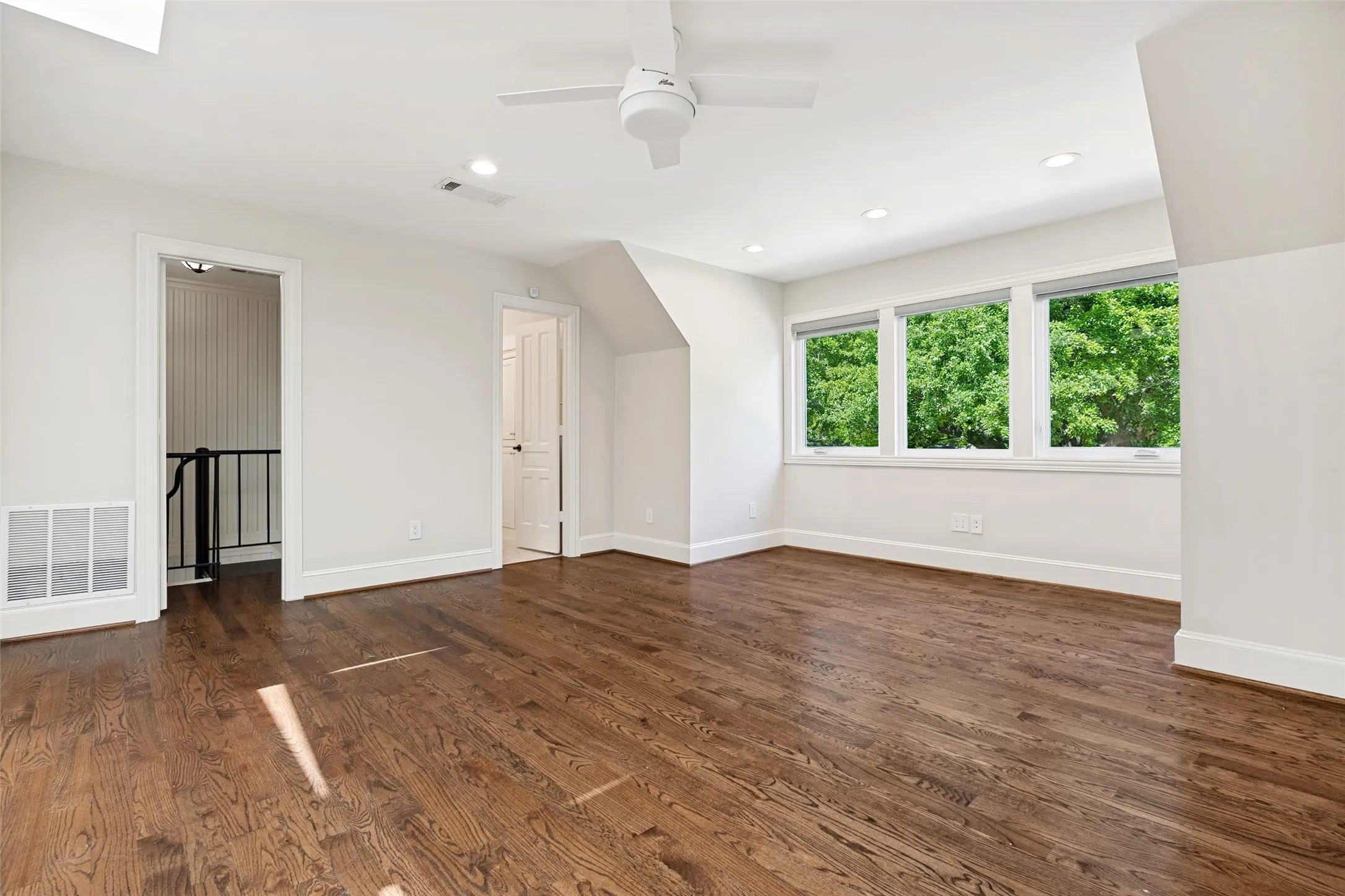 Single Family Residence For Rent in Dallas County , 6544 Valleybrook Drive, Dallas, Texas 75254, 5 Bedroom, 6 Bathroom, 2 Garage spaces, 5,982 Sqft, built in 1972, mls#21261462, Real Estate Agent in Dallas, Homes For Rent in Dallas county, Homes For Rent in Dallas, Realtor in Dallas Texas, Real Estate Brokerage Independent Realty Texas, Luminita Cordes Realtor