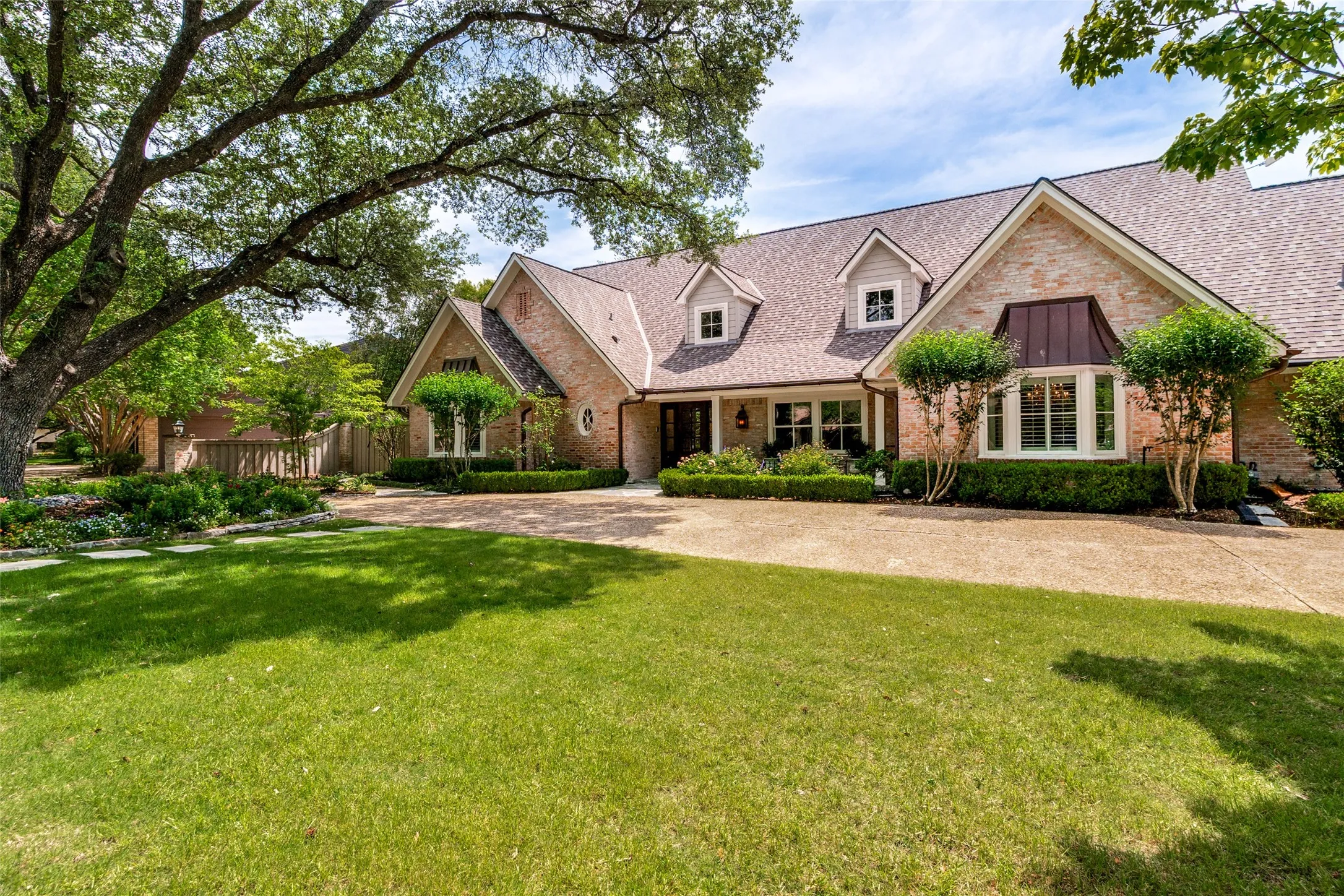 Single Family Residence For Rent in Dallas County , 6544 Valleybrook Drive, Dallas, Texas 75254, 5 Bedroom, 6 Bathroom, 2 Garage spaces, 5,982 Sqft, built in 1972, mls#21261462, Real Estate Agent in Dallas, Homes For Rent in Dallas county, Homes For Rent in Dallas, Realtor in Dallas Texas, Real Estate Brokerage Independent Realty Texas, Luminita Cordes Realtor