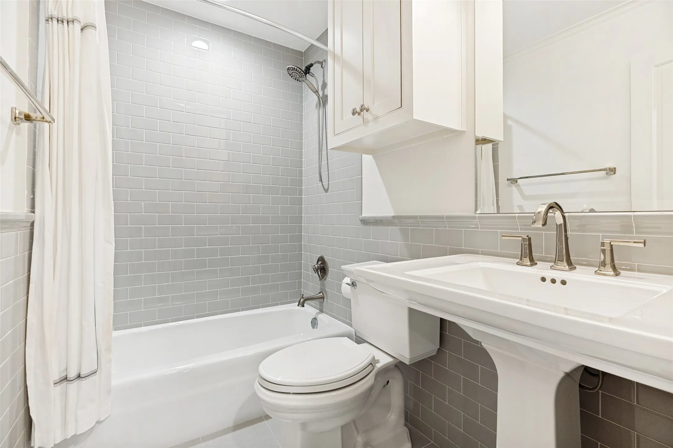 Single Family Residence For Rent in Dallas County , 6544 Valleybrook Drive, Dallas, Texas 75254, 5 Bedroom, 6 Bathroom, 2 Garage spaces, 5,982 Sqft, built in 1972, mls#21261462, Real Estate Agent in Dallas, Homes For Rent in Dallas county, Homes For Rent in Dallas, Realtor in Dallas Texas, Real Estate Brokerage Independent Realty Texas, Luminita Cordes Realtor