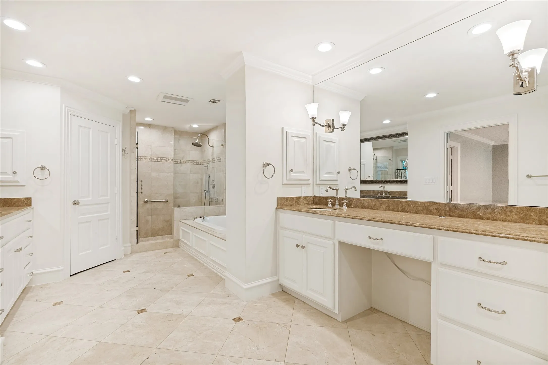 Single Family Residence For Rent in Dallas County , 6544 Valleybrook Drive, Dallas, Texas 75254, 5 Bedroom, 6 Bathroom, 2 Garage spaces, 5,982 Sqft, built in 1972, mls#21261462, Real Estate Agent in Dallas, Homes For Rent in Dallas county, Homes For Rent in Dallas, Realtor in Dallas Texas, Real Estate Brokerage Independent Realty Texas, Luminita Cordes Realtor