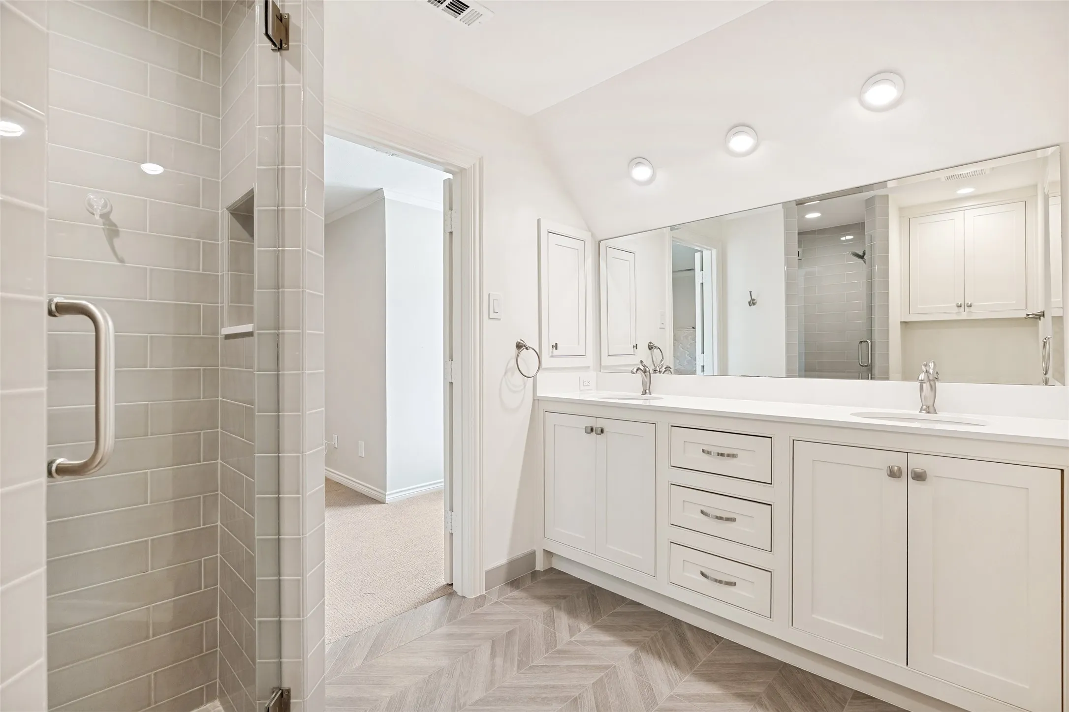 Single Family Residence For Rent in Dallas County , 6544 Valleybrook Drive, Dallas, Texas 75254, 5 Bedroom, 6 Bathroom, 2 Garage spaces, 5,982 Sqft, built in 1972, mls#21261462, Real Estate Agent in Dallas, Homes For Rent in Dallas county, Homes For Rent in Dallas, Realtor in Dallas Texas, Real Estate Brokerage Independent Realty Texas, Luminita Cordes Realtor