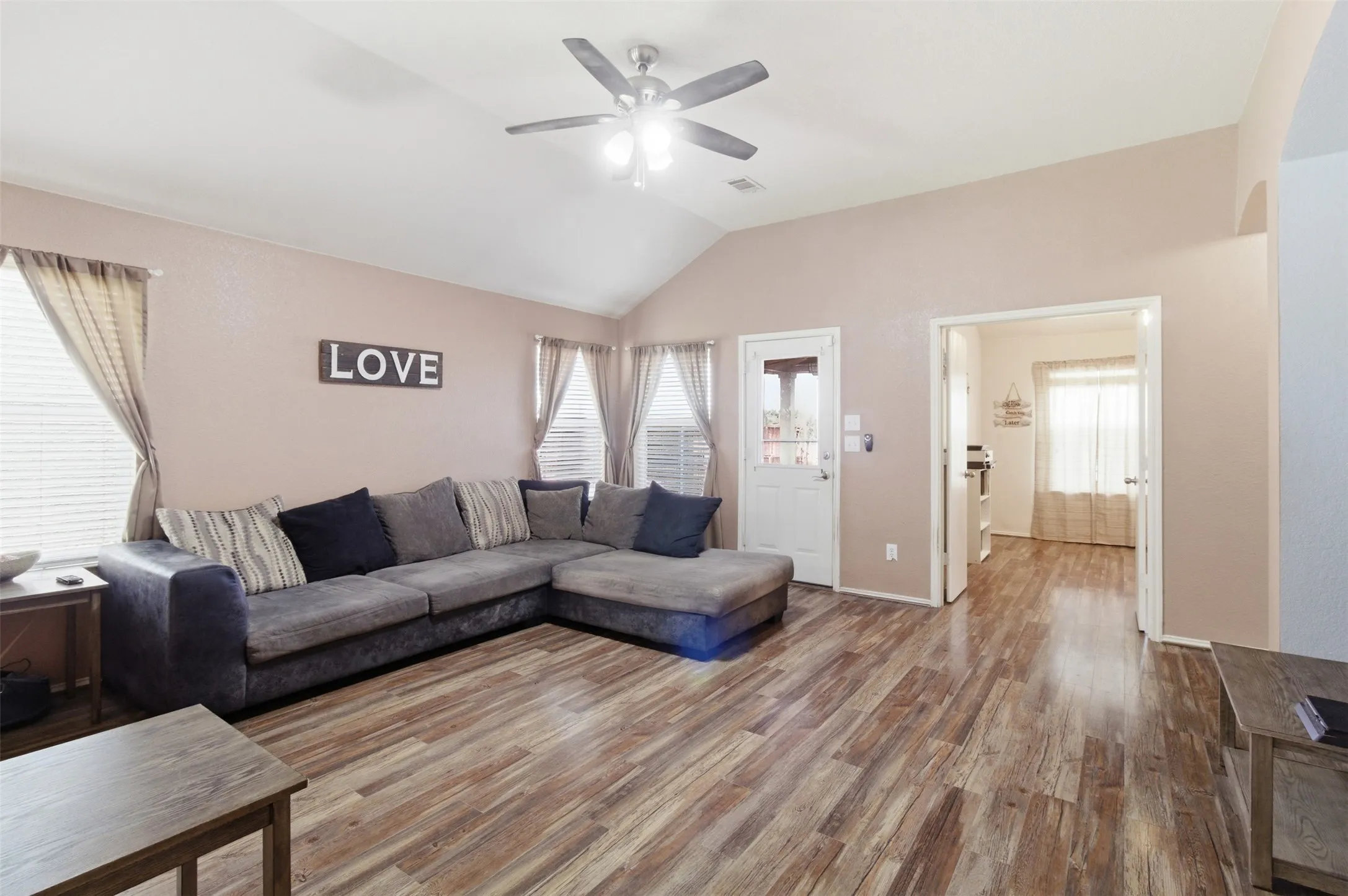 Single Family Residence For Sale in Rockwall County , 516 Mckamy Boulevard, Royse City, Texas 75189, 3 Bedrooms, 2 Bathrooms, 2 Garage spaces, 2,168 Sqft, built in 2005, Preowned, Price $360,000, mls#21258419, Real Estate Agent in Royse City, Homes For Sale in Rockwall county, Homes For Sale in Royse City, Realtor in Royse City Texas, Real Estate Brokerage Independent Realty Texas, Luminita Cordes Realtor