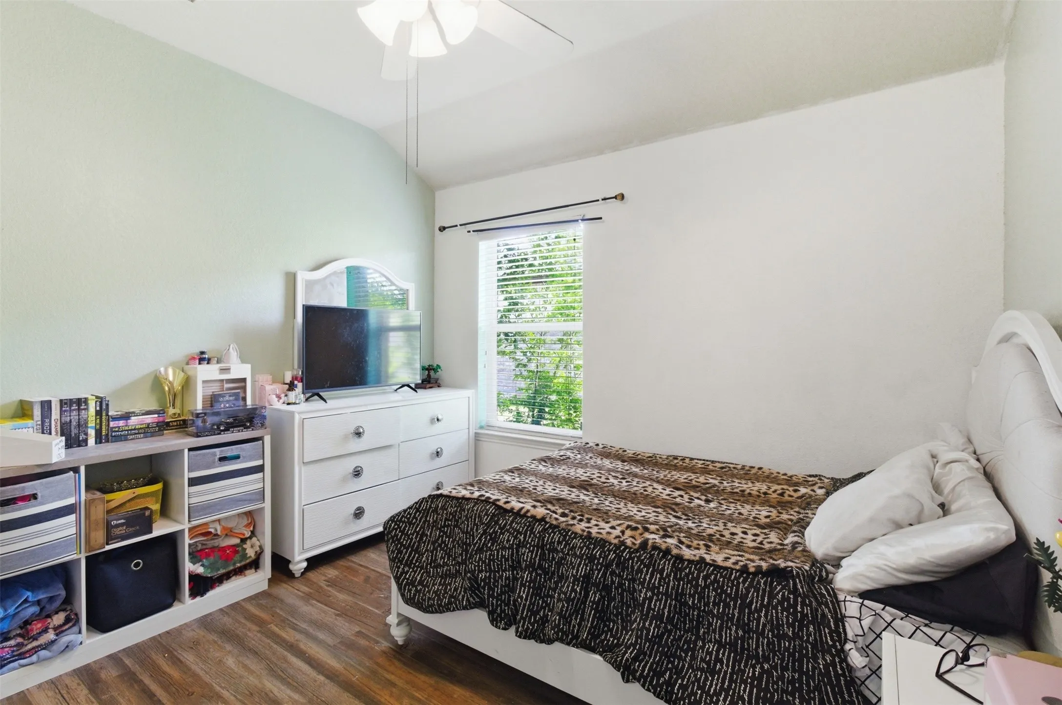 Single Family Residence For Sale in Rockwall County , 516 Mckamy Boulevard, Royse City, Texas 75189, 3 Bedrooms, 2 Bathrooms, 2 Garage spaces, 2,168 Sqft, built in 2005, Preowned, Price $360,000, mls#21258419, Real Estate Agent in Royse City, Homes For Sale in Rockwall county, Homes For Sale in Royse City, Realtor in Royse City Texas, Real Estate Brokerage Independent Realty Texas, Luminita Cordes Realtor
