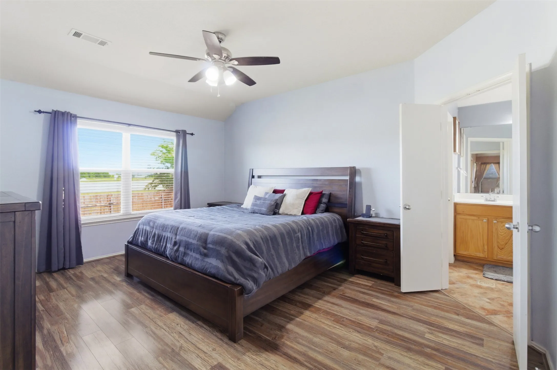 Single Family Residence For Sale in Rockwall County , 516 Mckamy Boulevard, Royse City, Texas 75189, 3 Bedrooms, 2 Bathrooms, 2 Garage spaces, 2,168 Sqft, built in 2005, Preowned, Price $360,000, mls#21258419, Real Estate Agent in Royse City, Homes For Sale in Rockwall county, Homes For Sale in Royse City, Realtor in Royse City Texas, Real Estate Brokerage Independent Realty Texas, Luminita Cordes Realtor
