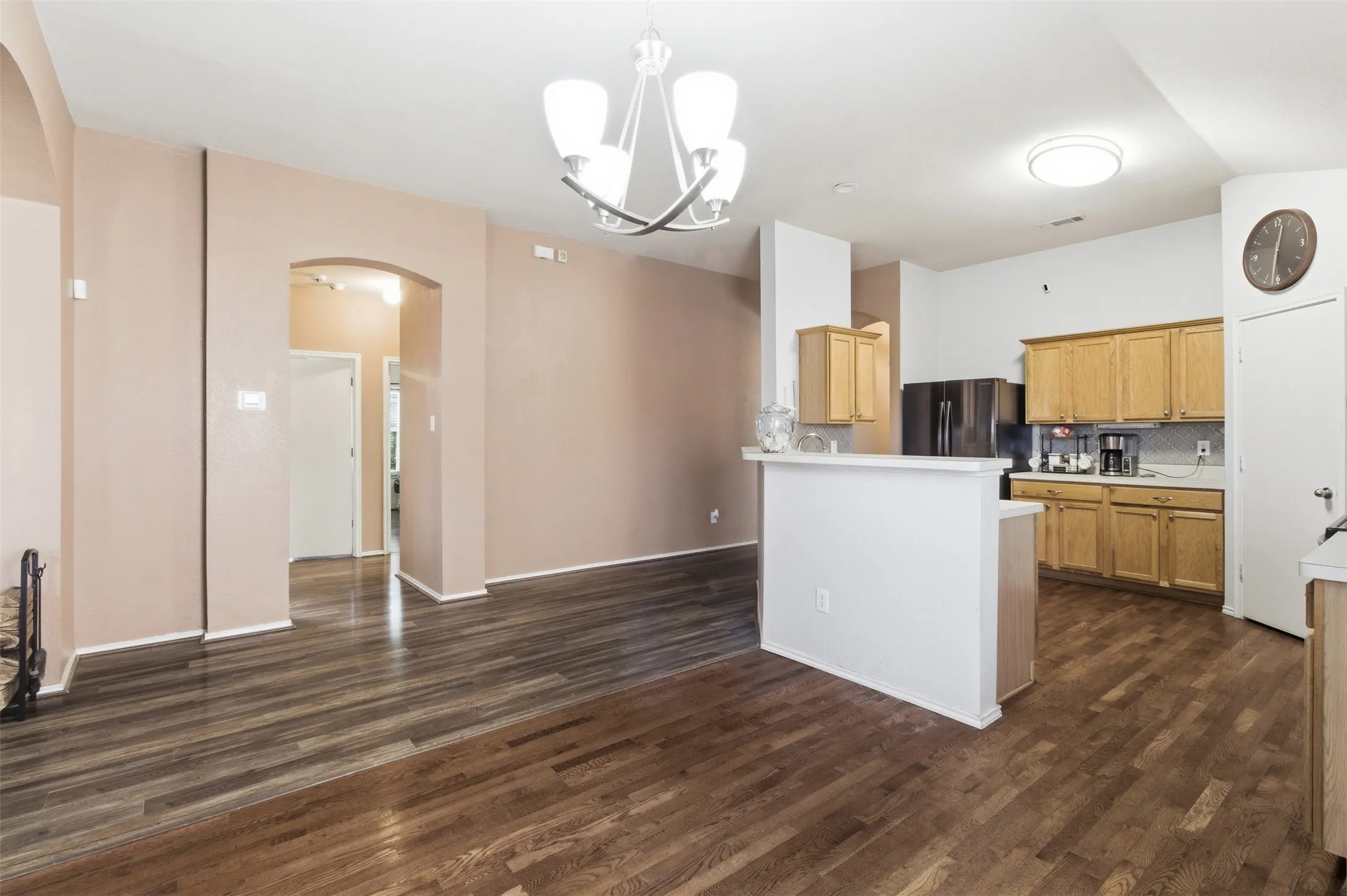 Single Family Residence For Sale in Rockwall County , 516 Mckamy Boulevard, Royse City, Texas 75189, 3 Bedrooms, 2 Bathrooms, 2 Garage spaces, 2,168 Sqft, built in 2005, Preowned, Price $360,000, mls#21258419, Real Estate Agent in Royse City, Homes For Sale in Rockwall county, Homes For Sale in Royse City, Realtor in Royse City Texas, Real Estate Brokerage Independent Realty Texas, Luminita Cordes Realtor