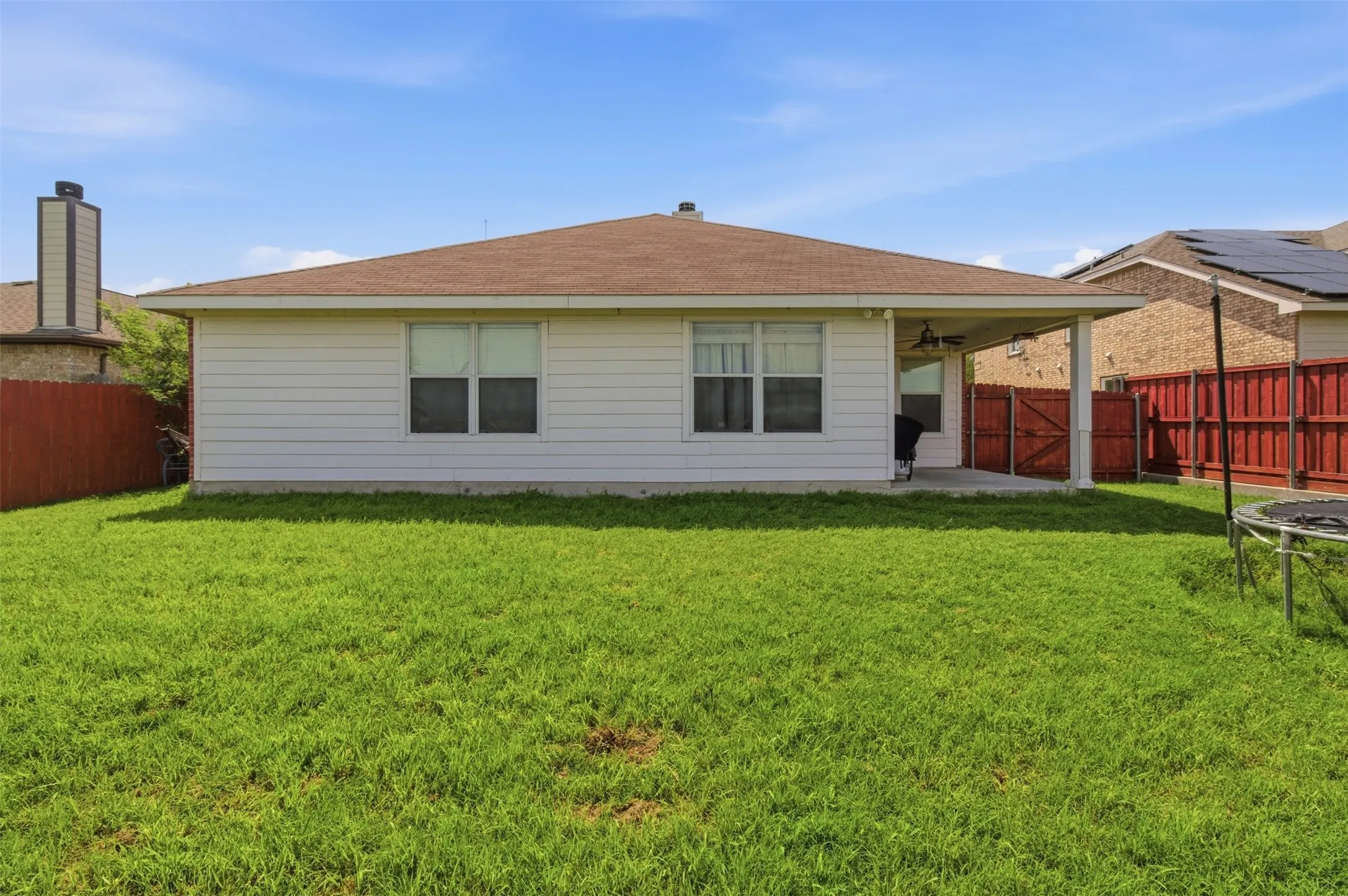 Single Family Residence For Sale in Rockwall County , 516 Mckamy Boulevard, Royse City, Texas 75189, 3 Bedrooms, 2 Bathrooms, 2 Garage spaces, 2,168 Sqft, built in 2005, Preowned, Price $360,000, mls#21258419, Real Estate Agent in Royse City, Homes For Sale in Rockwall county, Homes For Sale in Royse City, Realtor in Royse City Texas, Real Estate Brokerage Independent Realty Texas, Luminita Cordes Realtor