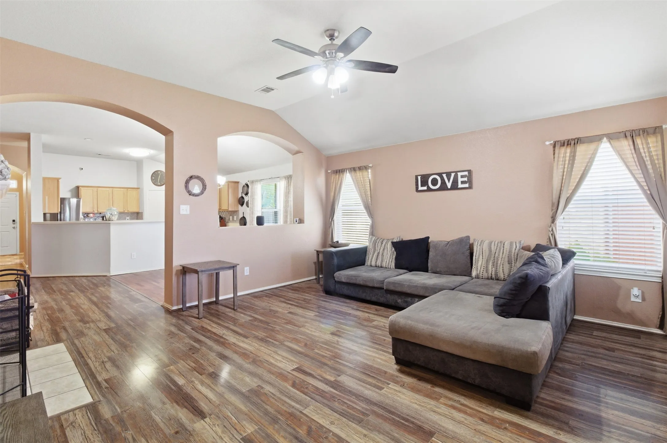 Single Family Residence For Sale in Rockwall County , 516 Mckamy Boulevard, Royse City, Texas 75189, 3 Bedrooms, 2 Bathrooms, 2 Garage spaces, 2,168 Sqft, built in 2005, Preowned, Price $360,000, mls#21258419, Real Estate Agent in Royse City, Homes For Sale in Rockwall county, Homes For Sale in Royse City, Realtor in Royse City Texas, Real Estate Brokerage Independent Realty Texas, Luminita Cordes Realtor