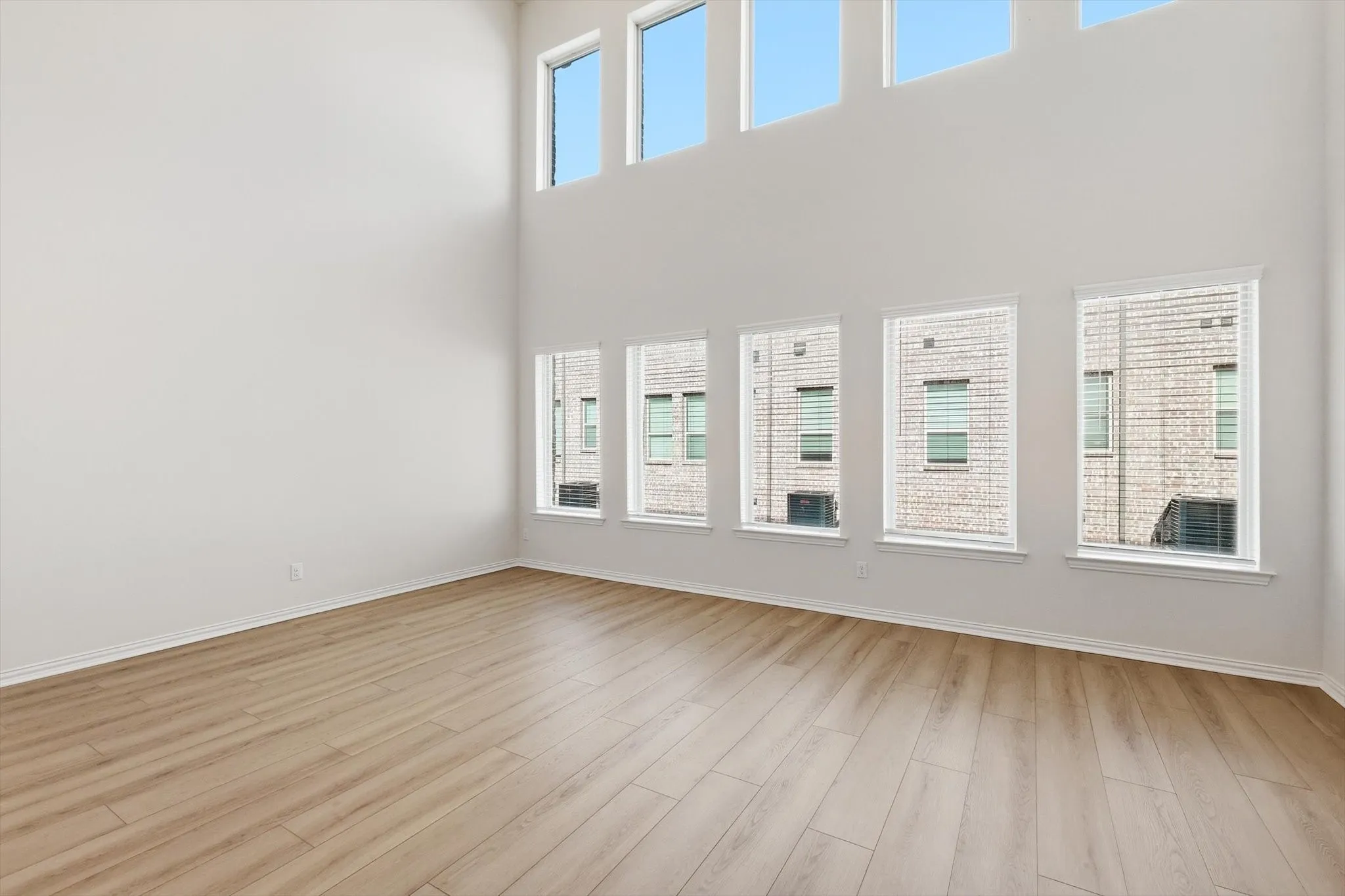 Townhouse For Sale in Denton County , 321 Ukiah Street, Lewisville, Texas 75056, 3 Bedrooms, 3 Bathrooms, 2 Garage spaces, 2,289 Sqft, built in 2022, Price $464,900, mls#21260059, Real Estate Agent in Lewisville, Homes For Sale in Denton county, Homes For Sale in Lewisville, Realtor in Lewisville Texas, Real Estate Brokerage Independent Realty Texas, Luminita Cordes Realtor