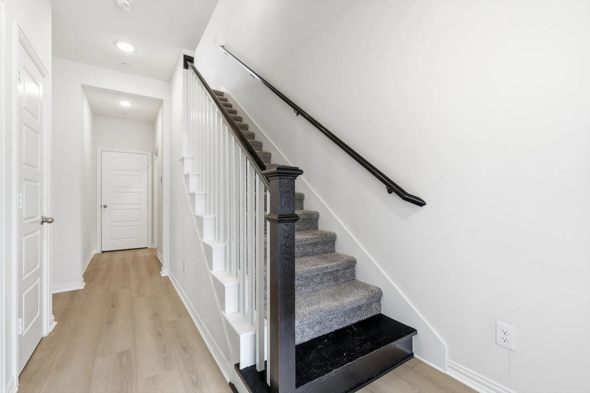 Townhouse For Sale in Denton County , 321 Ukiah Street, Lewisville, Texas 75056, 3 Bedrooms, 3 Bathrooms, 2 Garage spaces, 2,289 Sqft, built in 2022, Price $464,900, mls#21260059, Real Estate Agent in Lewisville, Homes For Sale in Denton county, Homes For Sale in Lewisville, Realtor in Lewisville Texas, Real Estate Brokerage Independent Realty Texas, Luminita Cordes Realtor