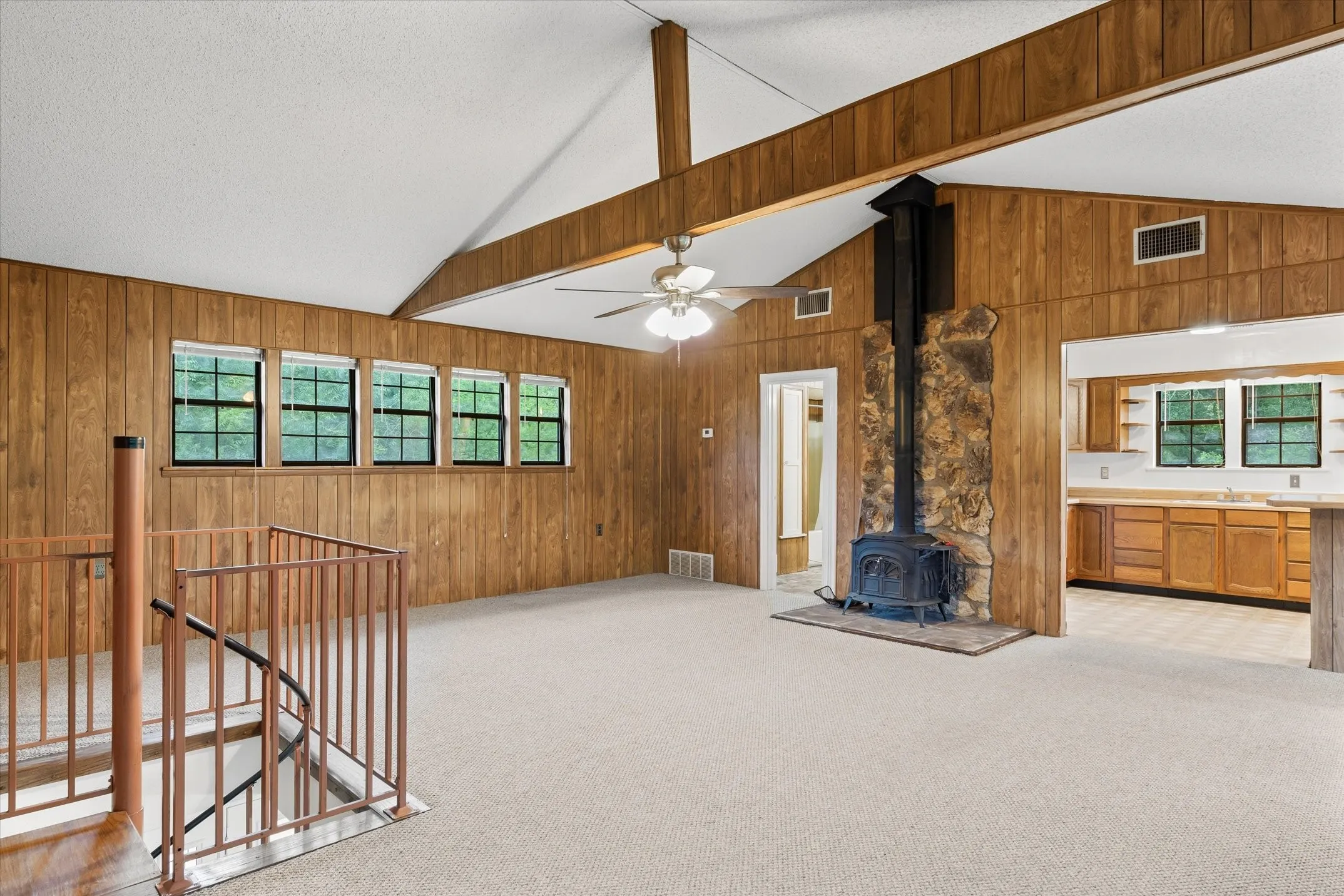 Single Family Residence For Sale in Van Zandt County , 1434 Vz County Road 4519, Van, Texas 75790, 4 Bedroom, 4 Bathroom, 2 Garage spaces, 3,366 Sqft, built in 1990, Preowned, mls#21260577, Real Estate Agent in Van, Homes For Sale in Van Zandt county, Homes For Sale in Van, Realtor in Van Texas, Real Estate Brokerage Independent Realty Texas, Luminita Cordes Realtor