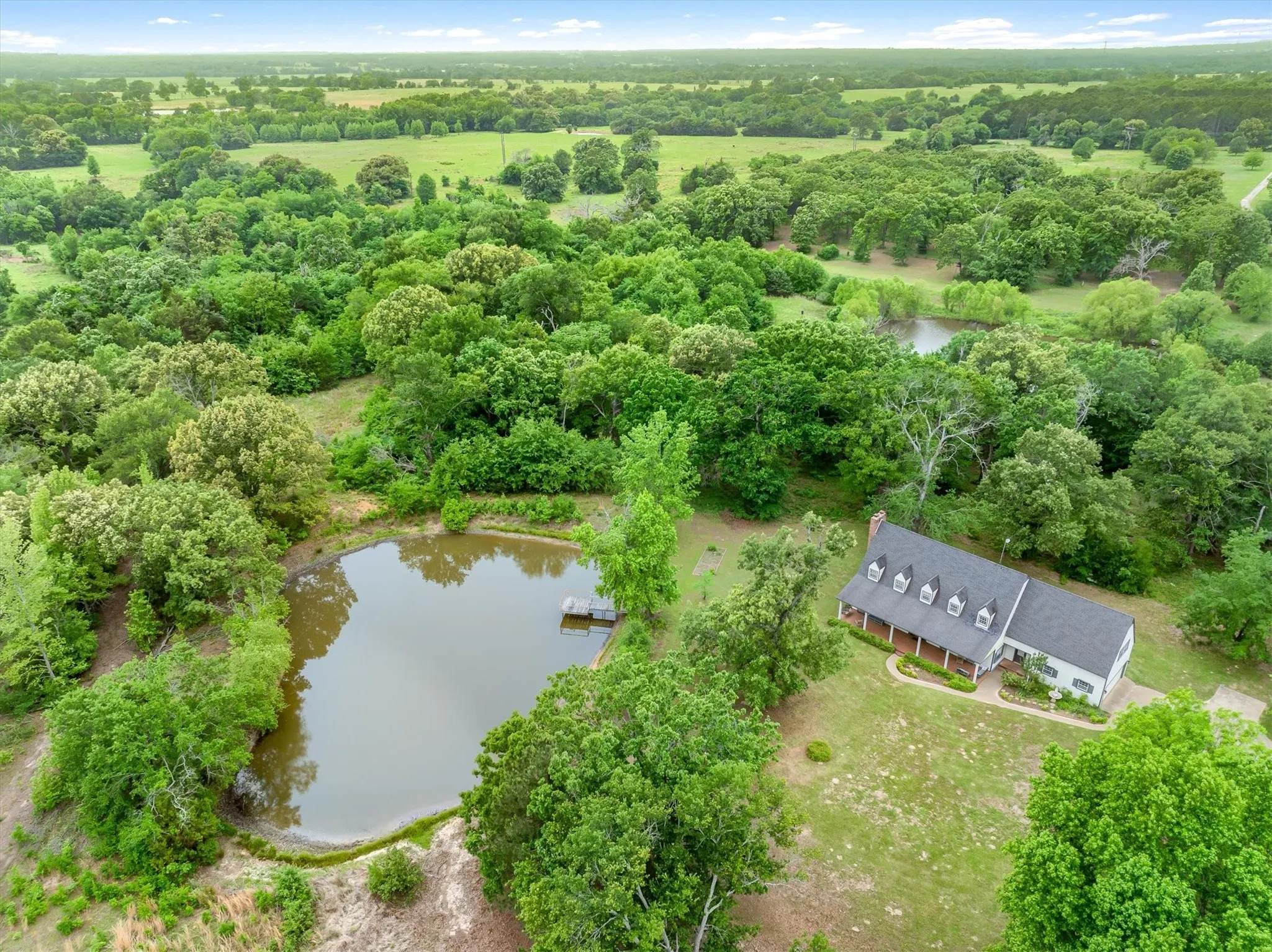 Single Family Residence For Sale in Van Zandt County , 1434 Vz County Road 4519, Van, Texas 75790, 4 Bedroom, 4 Bathroom, 2 Garage spaces, 3,366 Sqft, built in 1990, Preowned, mls#21260577, Real Estate Agent in Van, Homes For Sale in Van Zandt county, Homes For Sale in Van, Realtor in Van Texas, Real Estate Brokerage Independent Realty Texas, Luminita Cordes Realtor