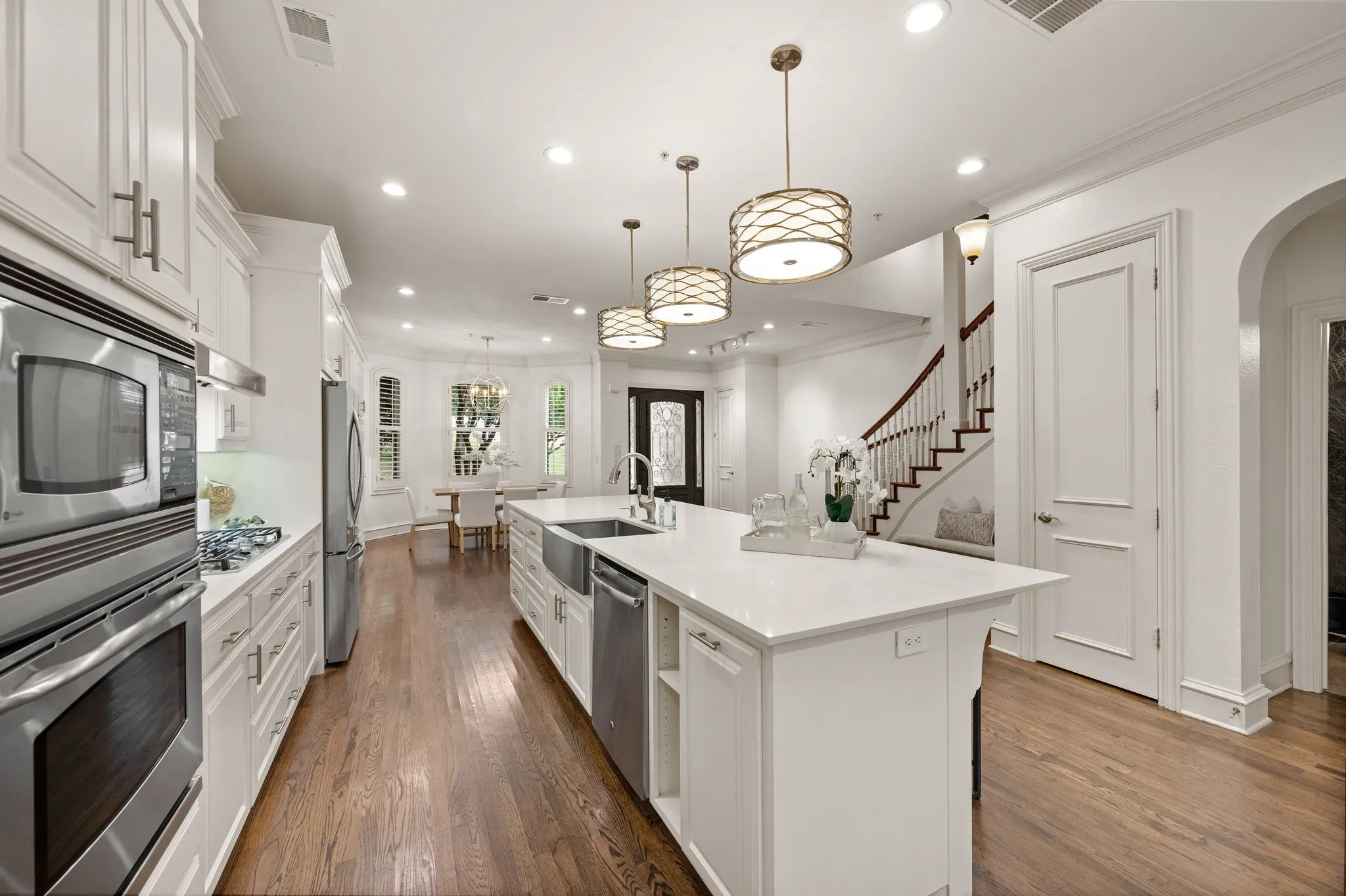 Single Family Residence For Sale in Tarrant County , 1508 Main Street, Southlake, Texas 76092, 4 Bedroom, 4 Bathroom, 2 Garage spaces, 3,139 Sqft, built in 2005, mls#21261503, Real Estate Agent in Southlake, Homes For Sale in Tarrant county, Homes For Sale in Southlake, Realtor in Southlake Texas, Real Estate Brokerage Independent Realty Texas, Luminita Cordes Realtor