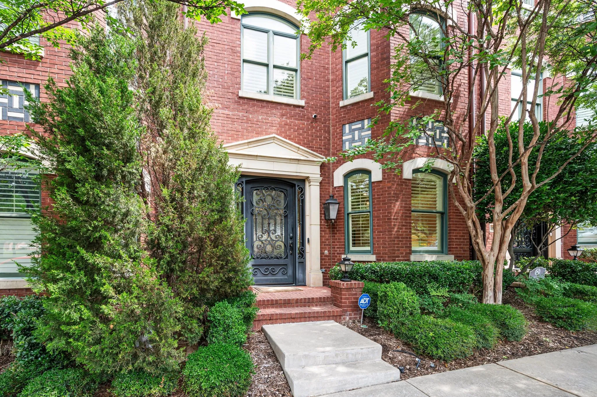 Single Family Residence For Sale in Tarrant County , 1508 Main Street, Southlake, Texas 76092, 4 Bedroom, 4 Bathroom, 2 Garage spaces, 3,139 Sqft, built in 2005, mls#21261503, Real Estate Agent in Southlake, Homes For Sale in Tarrant county, Homes For Sale in Southlake, Realtor in Southlake Texas, Real Estate Brokerage Independent Realty Texas, Luminita Cordes Realtor