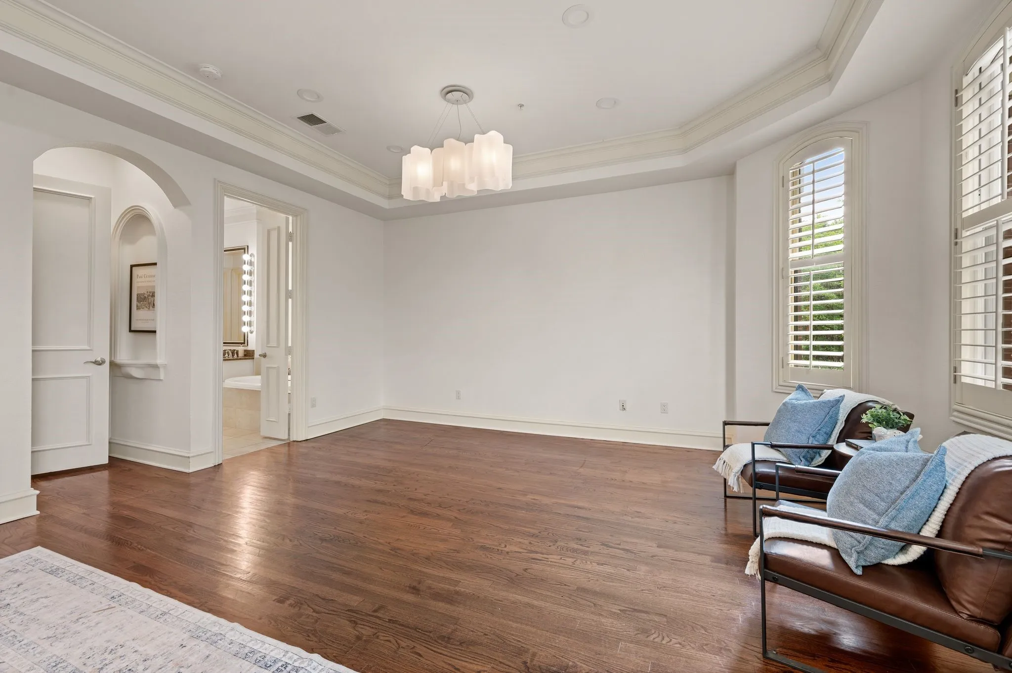 Single Family Residence For Sale in Tarrant County , 1508 Main Street, Southlake, Texas 76092, 4 Bedroom, 4 Bathroom, 2 Garage spaces, 3,139 Sqft, built in 2005, mls#21261503, Real Estate Agent in Southlake, Homes For Sale in Tarrant county, Homes For Sale in Southlake, Realtor in Southlake Texas, Real Estate Brokerage Independent Realty Texas, Luminita Cordes Realtor