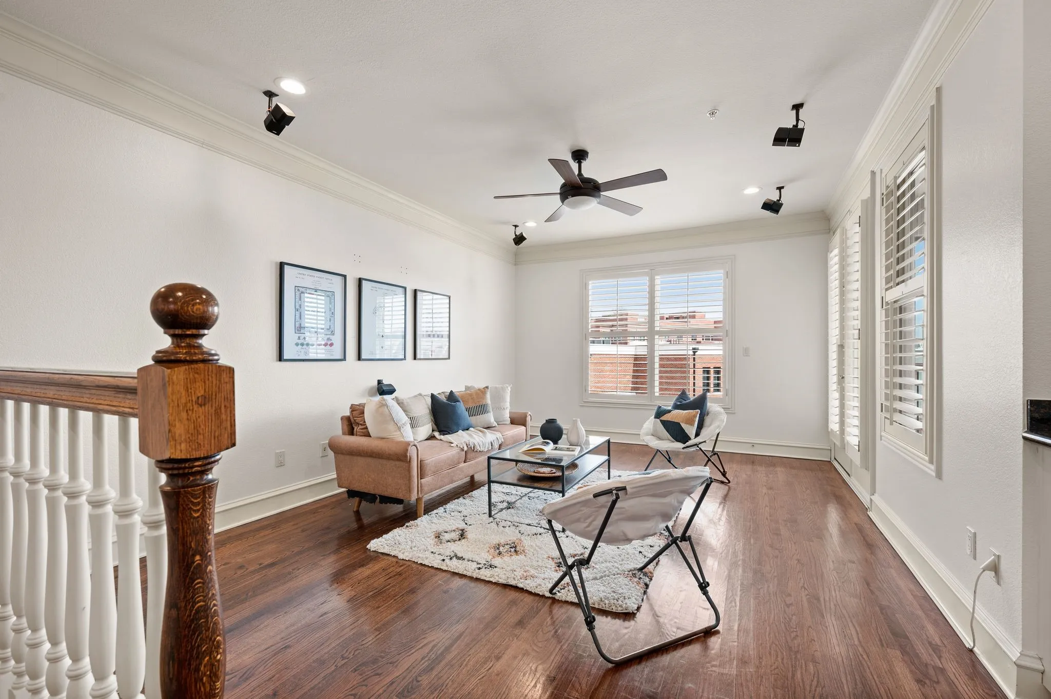 Single Family Residence For Sale in Tarrant County , 1508 Main Street, Southlake, Texas 76092, 4 Bedroom, 4 Bathroom, 2 Garage spaces, 3,139 Sqft, built in 2005, mls#21261503, Real Estate Agent in Southlake, Homes For Sale in Tarrant county, Homes For Sale in Southlake, Realtor in Southlake Texas, Real Estate Brokerage Independent Realty Texas, Luminita Cordes Realtor