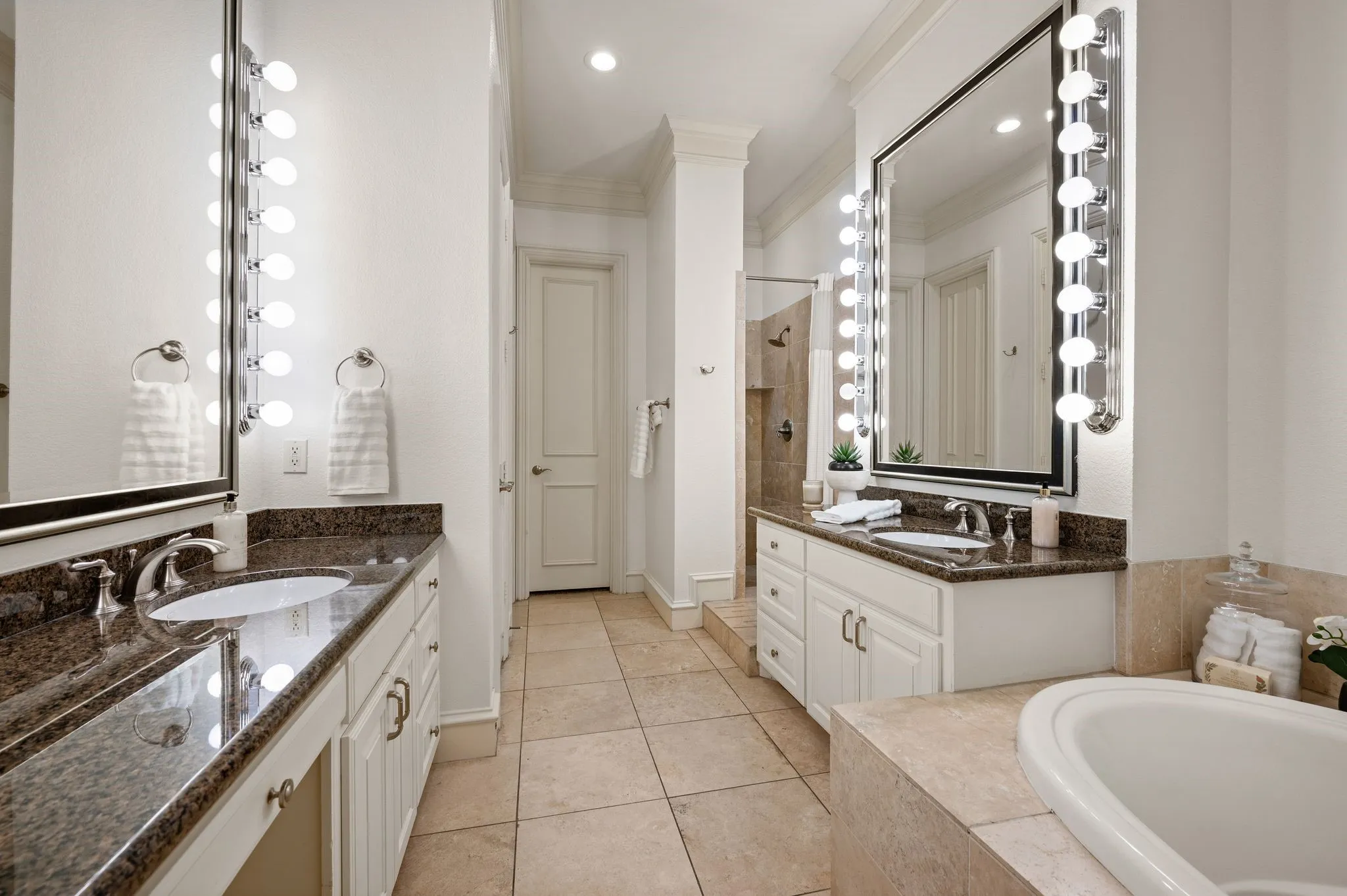 Single Family Residence For Sale in Tarrant County , 1508 Main Street, Southlake, Texas 76092, 4 Bedroom, 4 Bathroom, 2 Garage spaces, 3,139 Sqft, built in 2005, mls#21261503, Real Estate Agent in Southlake, Homes For Sale in Tarrant county, Homes For Sale in Southlake, Realtor in Southlake Texas, Real Estate Brokerage Independent Realty Texas, Luminita Cordes Realtor
