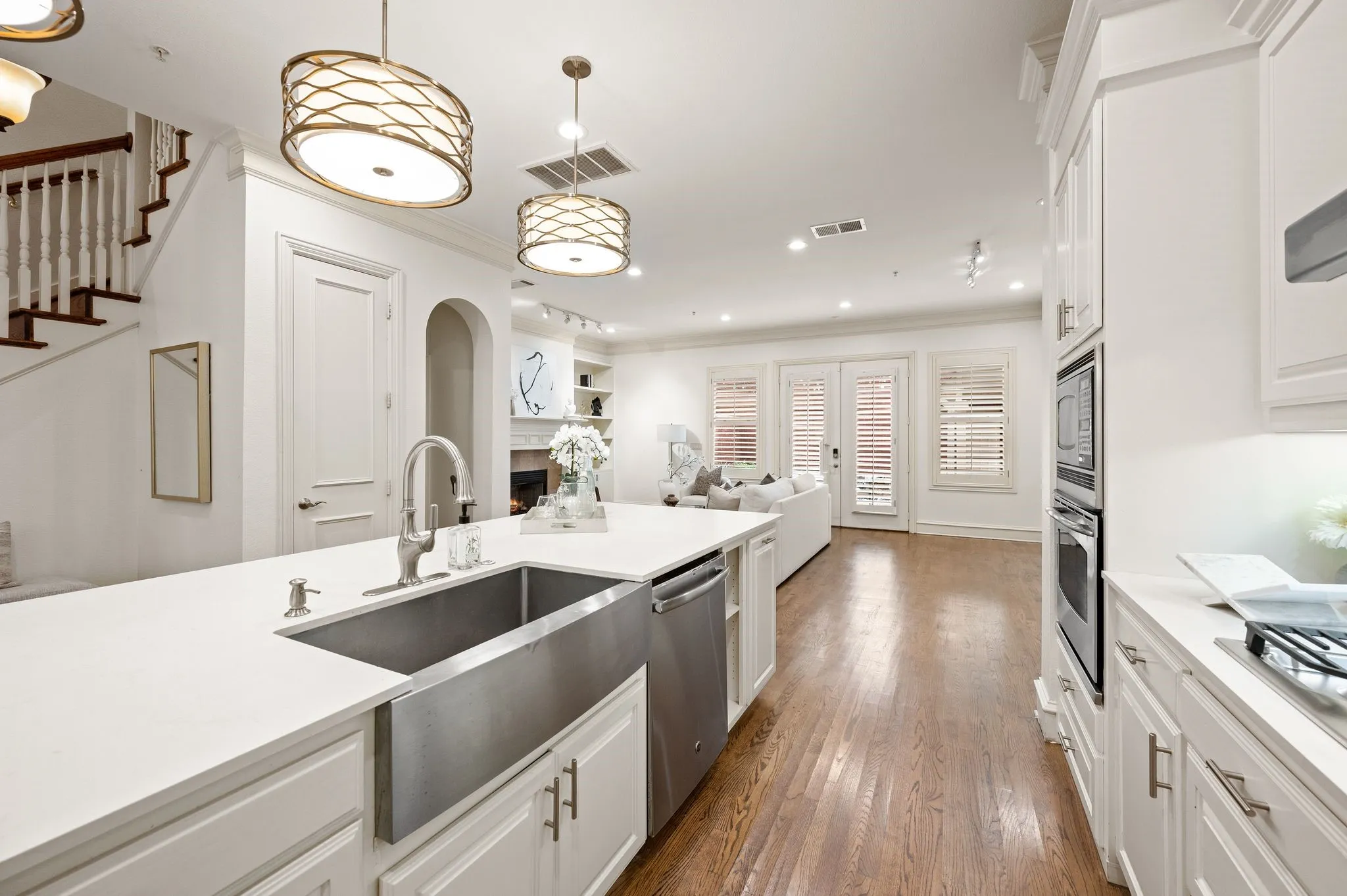 Single Family Residence For Sale in Tarrant County , 1508 Main Street, Southlake, Texas 76092, 4 Bedroom, 4 Bathroom, 2 Garage spaces, 3,139 Sqft, built in 2005, mls#21261503, Real Estate Agent in Southlake, Homes For Sale in Tarrant county, Homes For Sale in Southlake, Realtor in Southlake Texas, Real Estate Brokerage Independent Realty Texas, Luminita Cordes Realtor