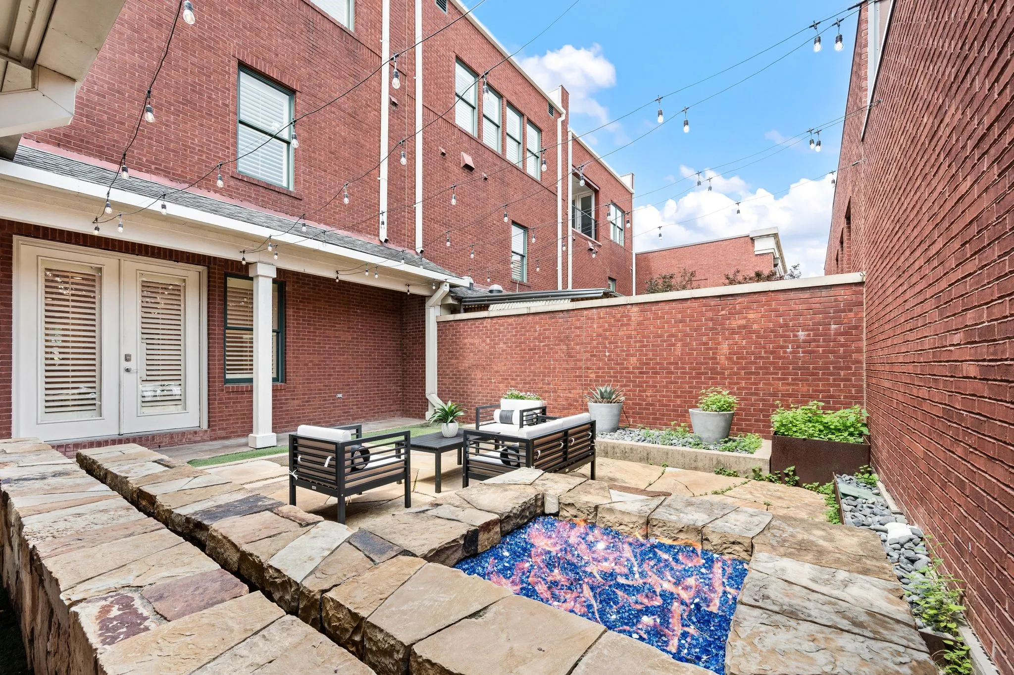 Single Family Residence For Sale in Tarrant County , 1508 Main Street, Southlake, Texas 76092, 4 Bedroom, 4 Bathroom, 2 Garage spaces, 3,139 Sqft, built in 2005, mls#21261503, Real Estate Agent in Southlake, Homes For Sale in Tarrant county, Homes For Sale in Southlake, Realtor in Southlake Texas, Real Estate Brokerage Independent Realty Texas, Luminita Cordes Realtor