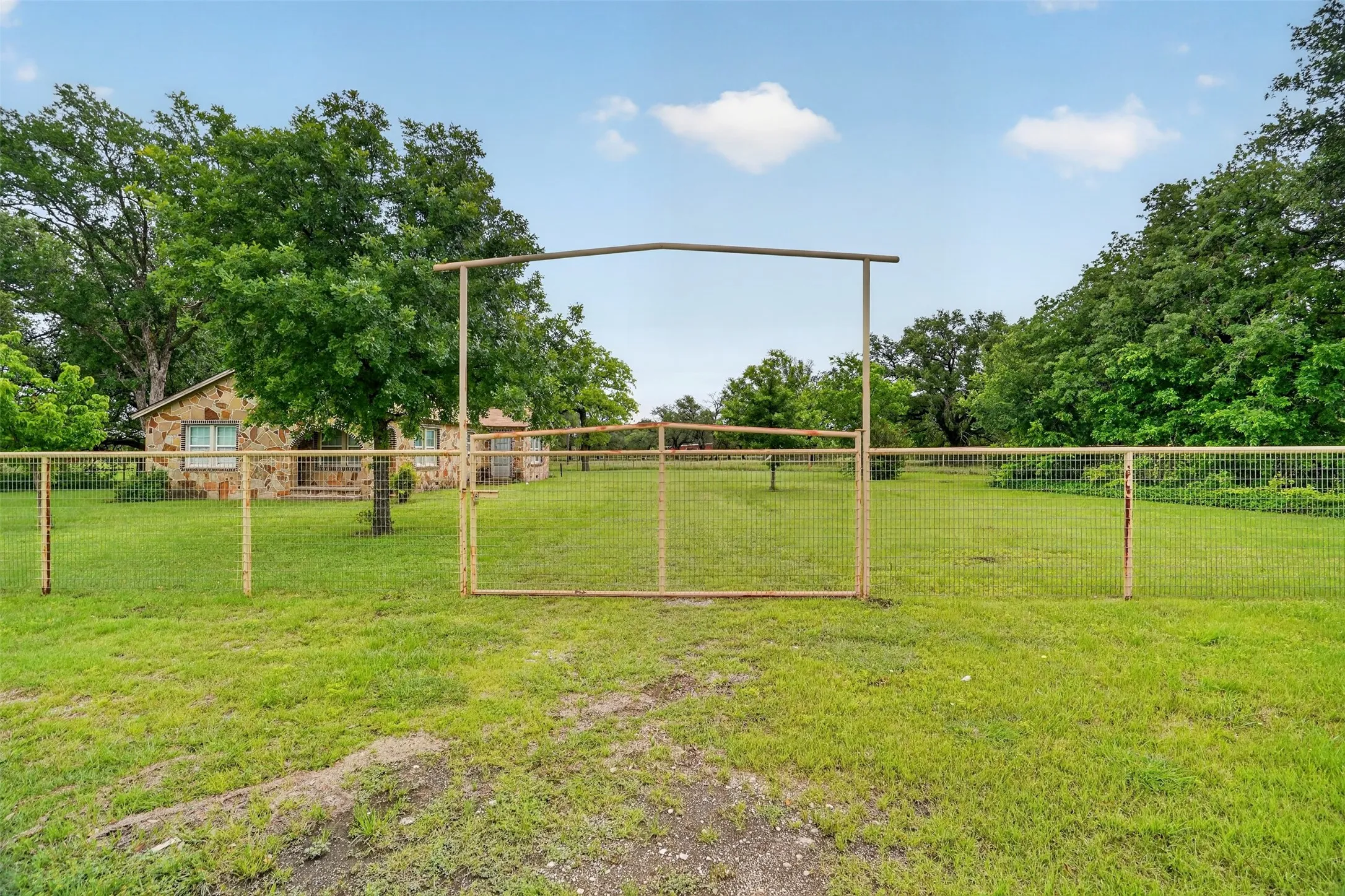 Retail For Sale in Palo Pinto County , 14001 US-281, Santo, Texas 76472, 0, 0, Garage spaces, 0 Sqft, built in 1947, Preowned, mls#21260727, Real Estate Agent in Santo, Homes For Sale in Palo Pinto county, Homes For Sale in Santo, Realtor in Santo Texas, Real Estate Brokerage Independent Realty Texas, Luminita Cordes Realtor