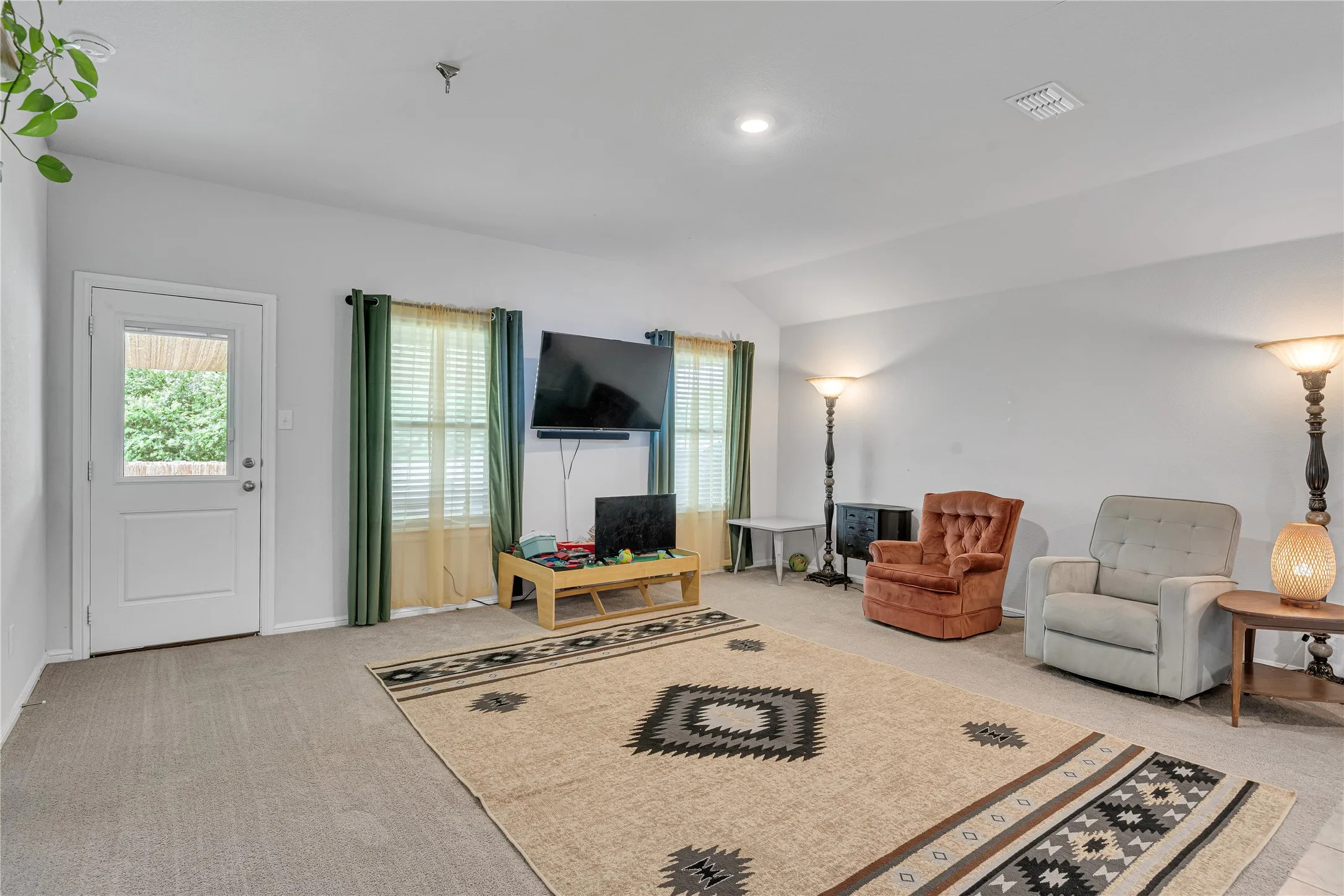 Single Family Residence For Sale in Denton County , 16717 Porterfield Lane, Justin, Texas 76247, 4 Bedrooms, 2 Bathrooms, 2 Garage spaces, 2,085 Sqft, built in 2022, Preowned, Price $355,000, mls#21261430, Real Estate Agent in Justin, Homes For Sale in Denton county, Homes For Sale in Justin, Realtor in Justin Texas, Real Estate Brokerage Independent Realty Texas, Luminita Cordes Realtor