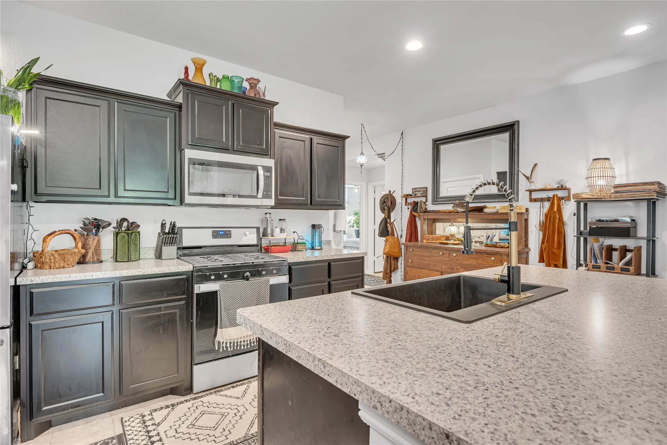 Single Family Residence For Sale in Denton County , 16717 Porterfield Lane, Justin, Texas 76247, 4 Bedrooms, 2 Bathrooms, 2 Garage spaces, 2,085 Sqft, built in 2022, Preowned, Price $355,000, mls#21261430, Real Estate Agent in Justin, Homes For Sale in Denton county, Homes For Sale in Justin, Realtor in Justin Texas, Real Estate Brokerage Independent Realty Texas, Luminita Cordes Realtor