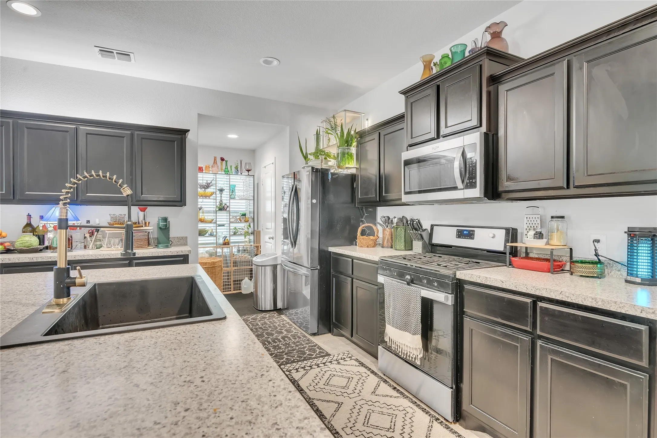 Single Family Residence For Sale in Denton County , 16717 Porterfield Lane, Justin, Texas 76247, 4 Bedrooms, 2 Bathrooms, 2 Garage spaces, 2,085 Sqft, built in 2022, Preowned, Price $355,000, mls#21261430, Real Estate Agent in Justin, Homes For Sale in Denton county, Homes For Sale in Justin, Realtor in Justin Texas, Real Estate Brokerage Independent Realty Texas, Luminita Cordes Realtor