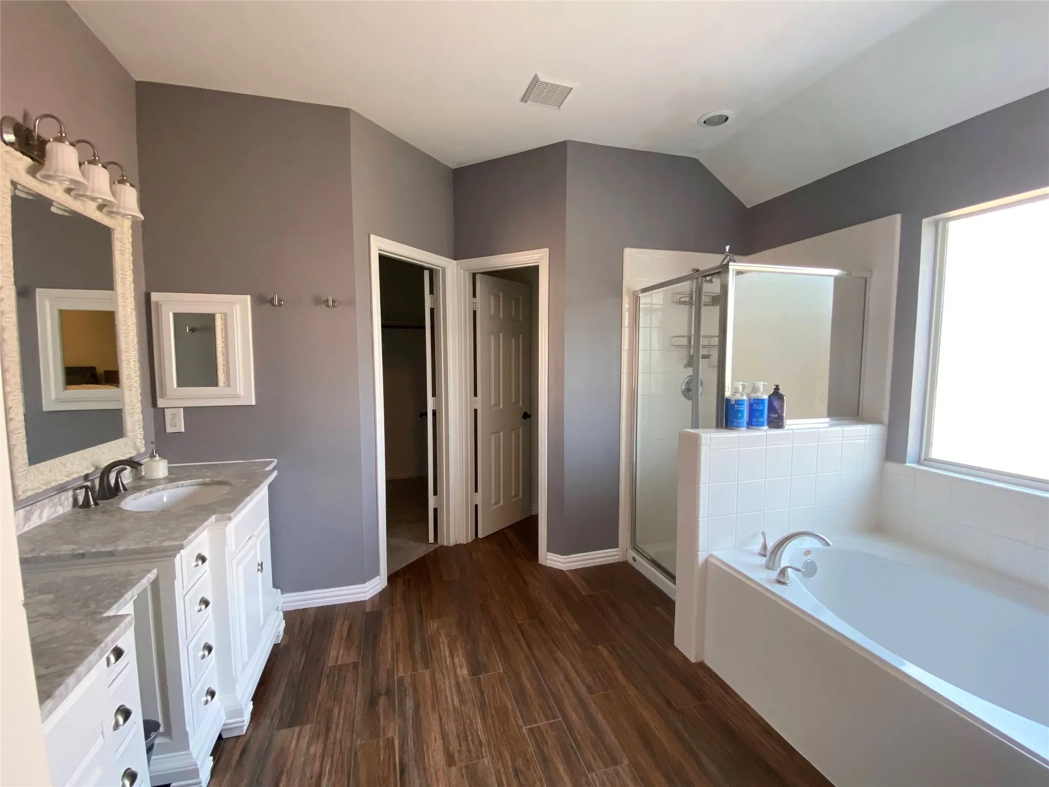 Single Family Residence For Rent in Denton County , 2125 Columbia Drive, Flower Mound, Texas 75022, 4 Bedroom, 3 Bathroom, 3 Garage spaces, 2,646 Sqft, built in 1998, Preowned, mls#21261522, Real Estate Agent in Flower Mound, Homes For Rent in Denton county, Homes For Rent in Flower Mound, Realtor in Flower Mound Texas, Real Estate Brokerage Independent Realty Texas, Luminita Cordes Realtor