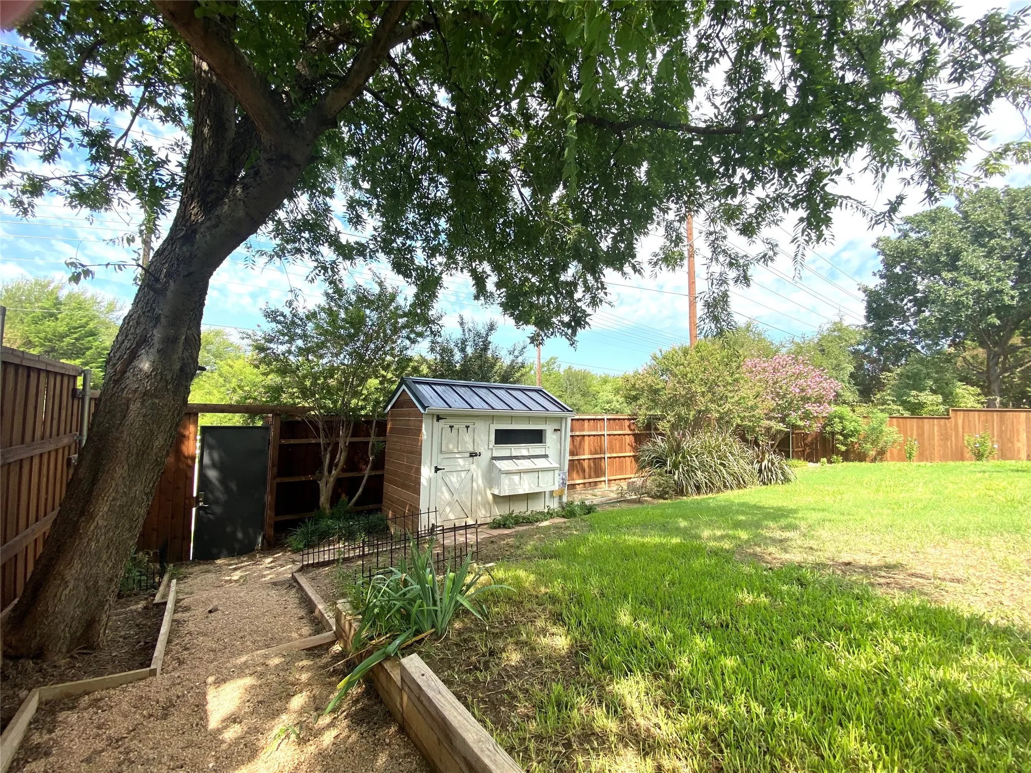 Single Family Residence For Rent in Denton County , 2125 Columbia Drive, Flower Mound, Texas 75022, 4 Bedroom, 3 Bathroom, 3 Garage spaces, 2,646 Sqft, built in 1998, Preowned, mls#21261522, Real Estate Agent in Flower Mound, Homes For Rent in Denton county, Homes For Rent in Flower Mound, Realtor in Flower Mound Texas, Real Estate Brokerage Independent Realty Texas, Luminita Cordes Realtor