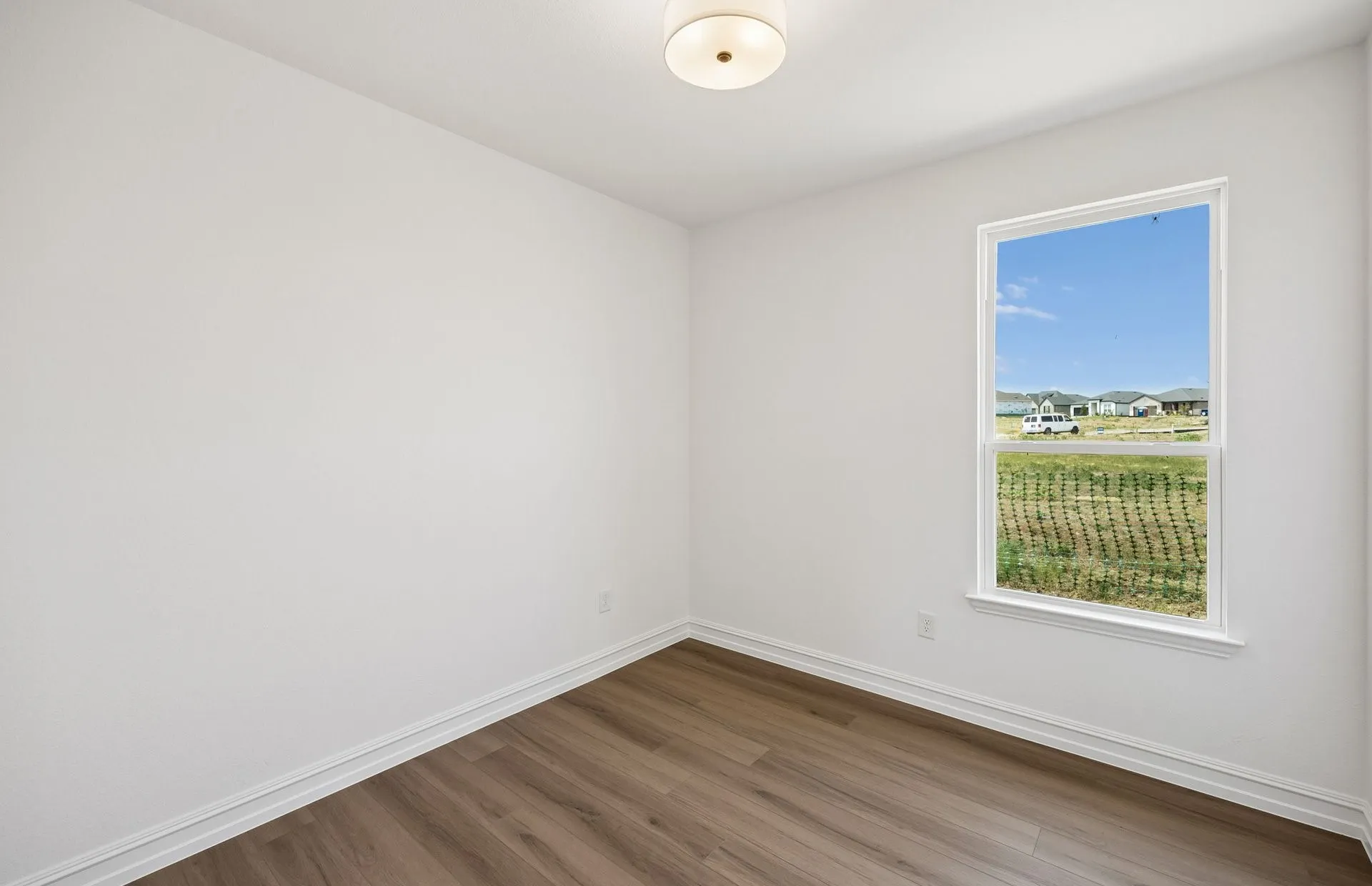 Secondary bedroom