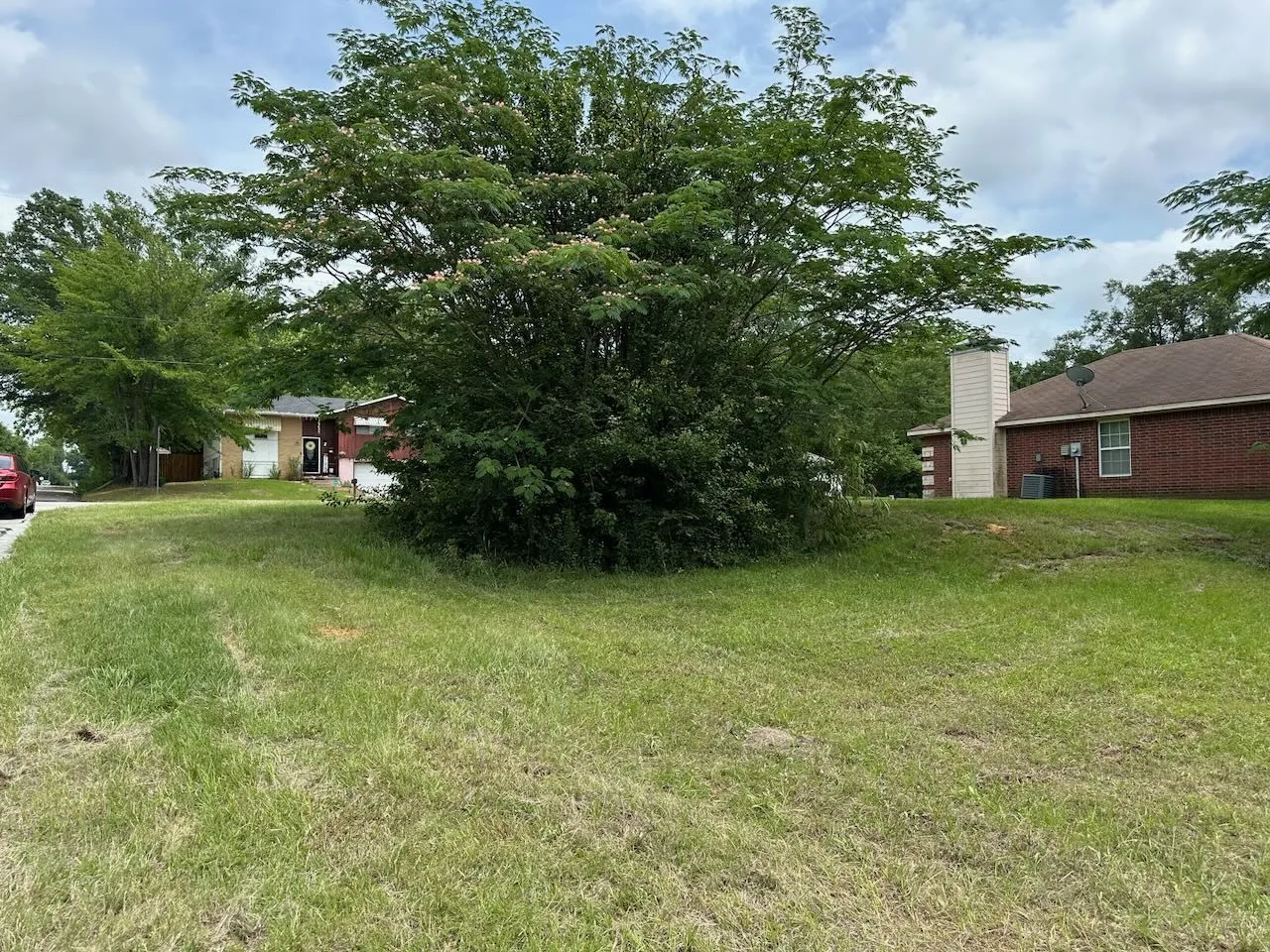 Unimproved Land For Sale in Smith County , 1610 N Hill Avenue, Tyler, Texas 75702, 0, 0, Garage spaces, 0 Sqft, built in 0, Price $35,000, mls#21261584, Real Estate Agent in Tyler, Homes For Sale in Smith county, Homes For Sale in Tyler, Realtor in Tyler Texas, Real Estate Brokerage Independent Realty Texas, Luminita Cordes Realtor