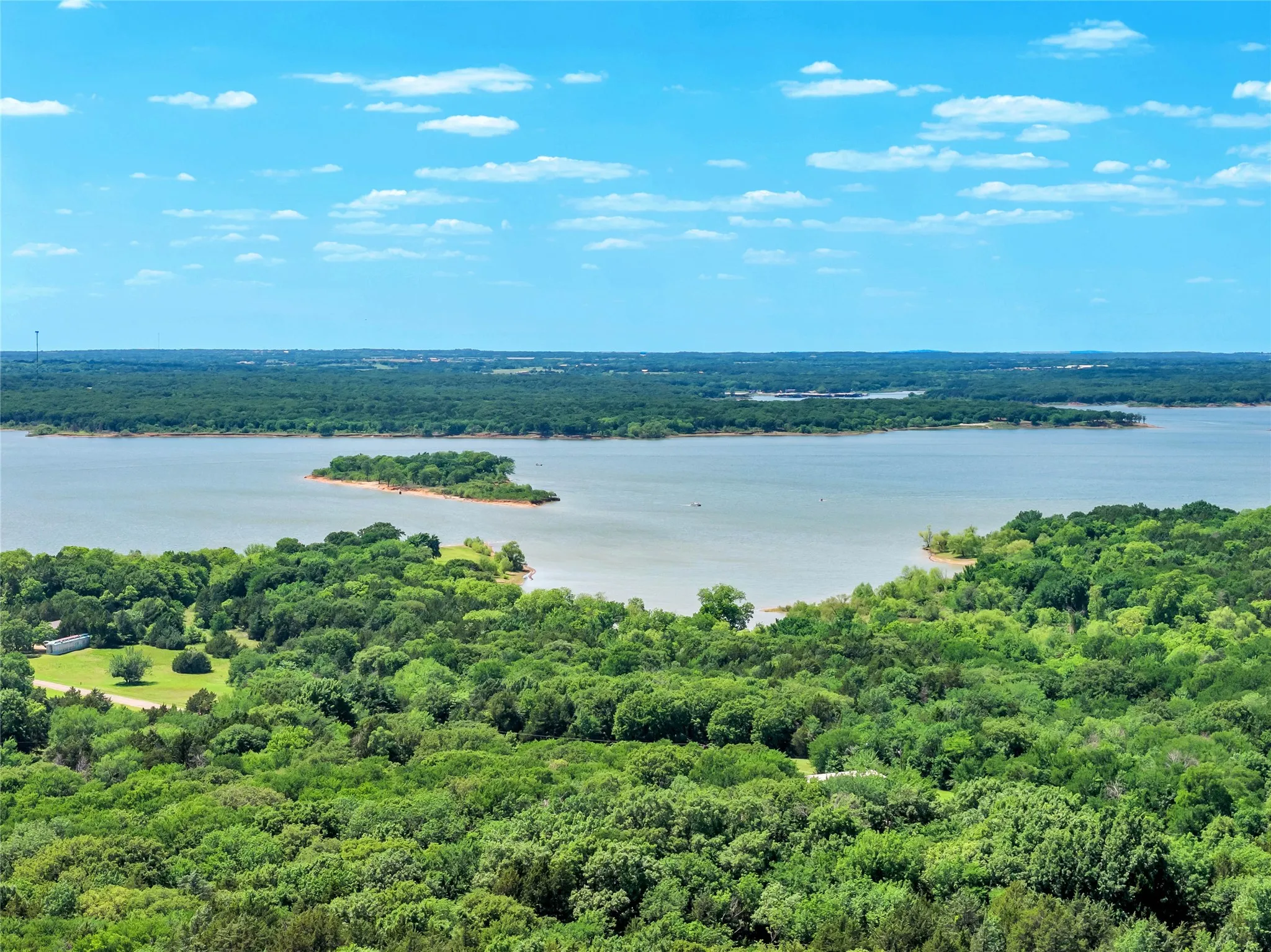 Single Family Residence For Sale in Grayson County , 14 Hancock Lane, Pottsboro, Texas 75076, 3 Bedroom, 2 Bathroom, 1 Garage spaces, 1,584 Sqft, built in 1936, Price $262,000, mls#21261591, Real Estate Agent in Pottsboro, Homes For Sale in Grayson county, Homes For Sale in Pottsboro, Realtor in Pottsboro Texas, Real Estate Brokerage Independent Realty Texas, Luminita Cordes Realtor