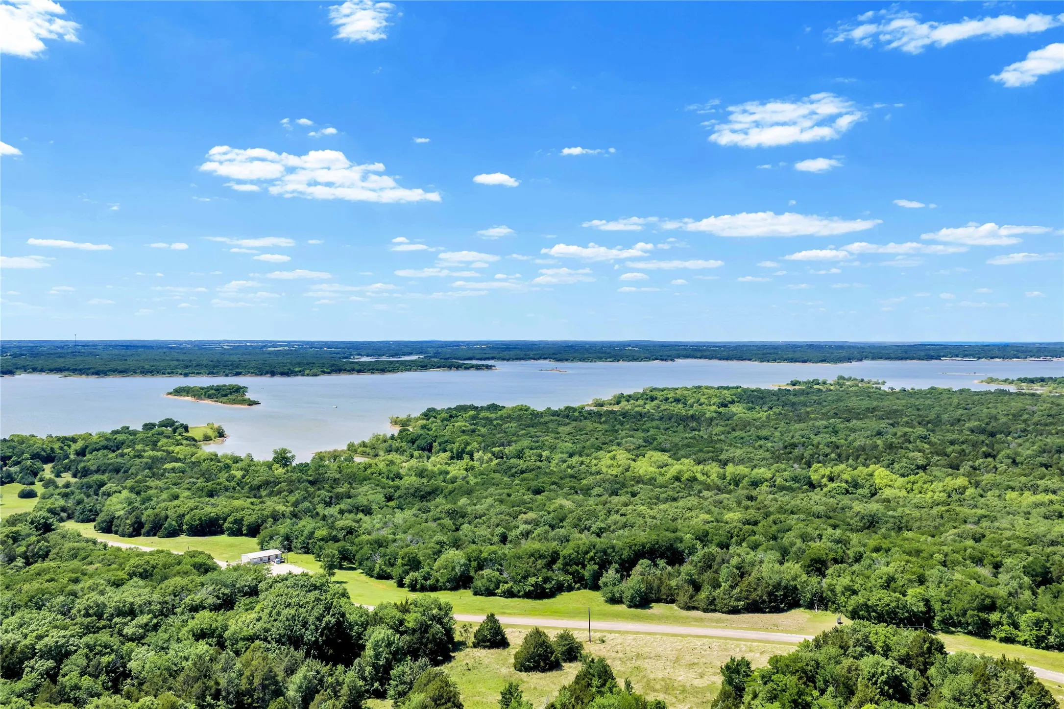 Single Family Residence For Sale in Grayson County , 14 Hancock Lane, Pottsboro, Texas 75076, 3 Bedroom, 2 Bathroom, 1 Garage spaces, 1,584 Sqft, built in 1936, Price $262,000, mls#21261591, Real Estate Agent in Pottsboro, Homes For Sale in Grayson county, Homes For Sale in Pottsboro, Realtor in Pottsboro Texas, Real Estate Brokerage Independent Realty Texas, Luminita Cordes Realtor