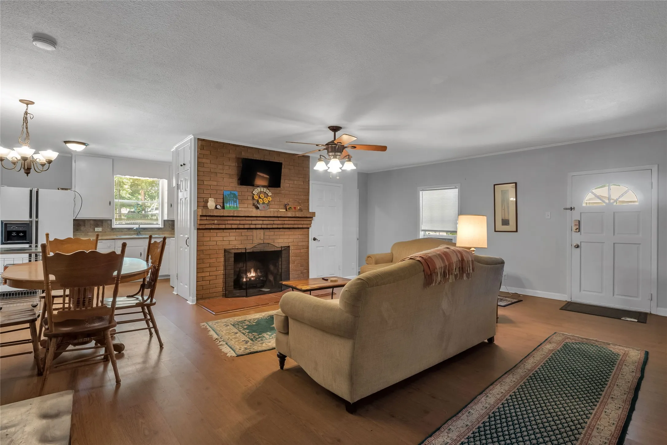 Single Family Residence For Sale in Grayson County , 14 Hancock Lane, Pottsboro, Texas 75076, 3 Bedroom, 2 Bathroom, 1 Garage spaces, 1,584 Sqft, built in 1936, Price $262,000, mls#21261591, Real Estate Agent in Pottsboro, Homes For Sale in Grayson county, Homes For Sale in Pottsboro, Realtor in Pottsboro Texas, Real Estate Brokerage Independent Realty Texas, Luminita Cordes Realtor